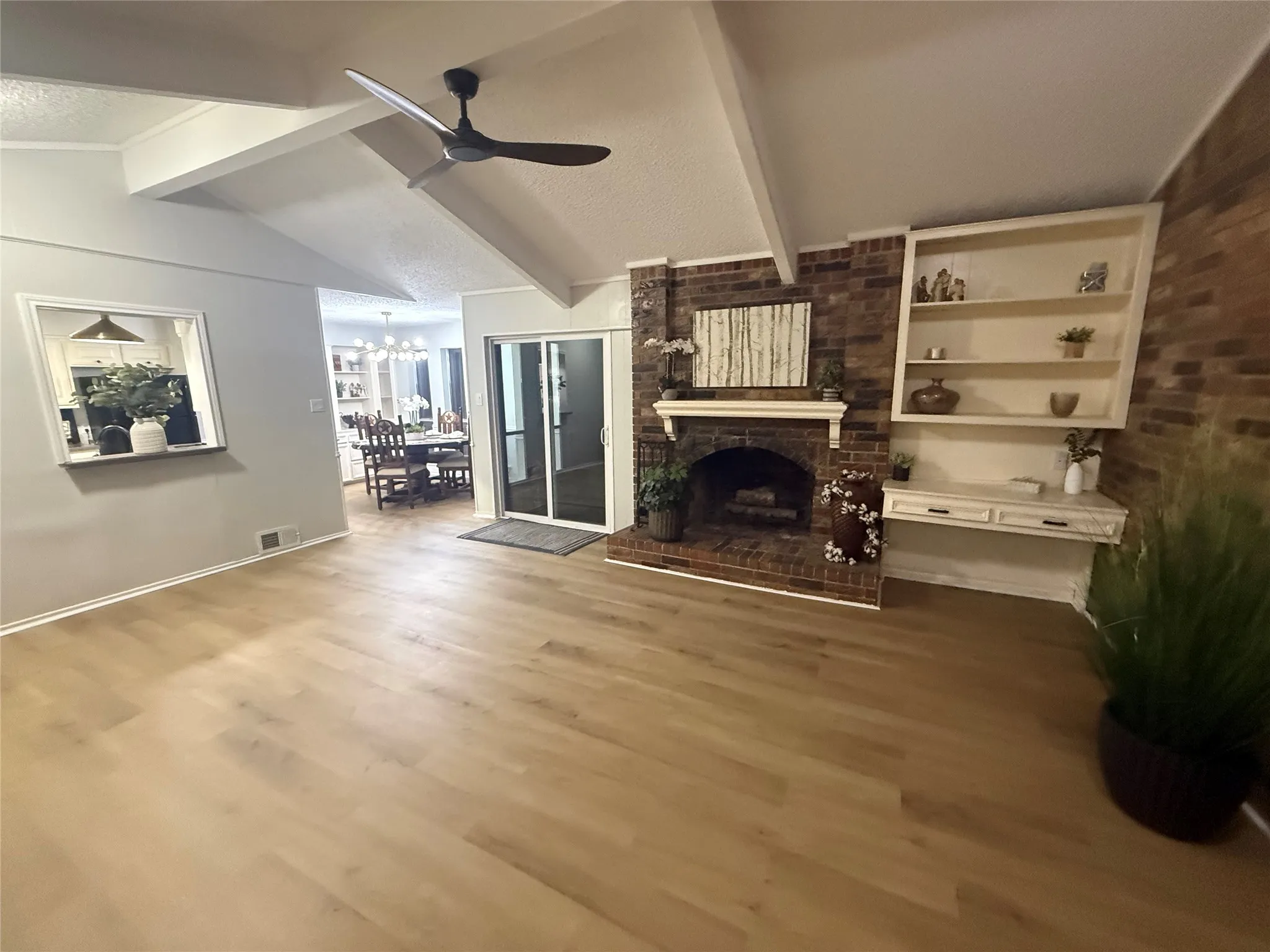 Single Family Residence For Sale in Dallas County , 4607 Sachse Road, Sachse, Texas 75048, 4 Bedroom, 3 Bathroom, 2 Garage spaces, 2,311 Sqft, built in 1971, mls#21245941, Real Estate Agent in Sachse, Homes For Sale in Dallas county, Homes For Sale in Sachse, Realtor in Sachse Texas, Real Estate Brokerage Independent Realty Texas, Luminita Cordes Realtor