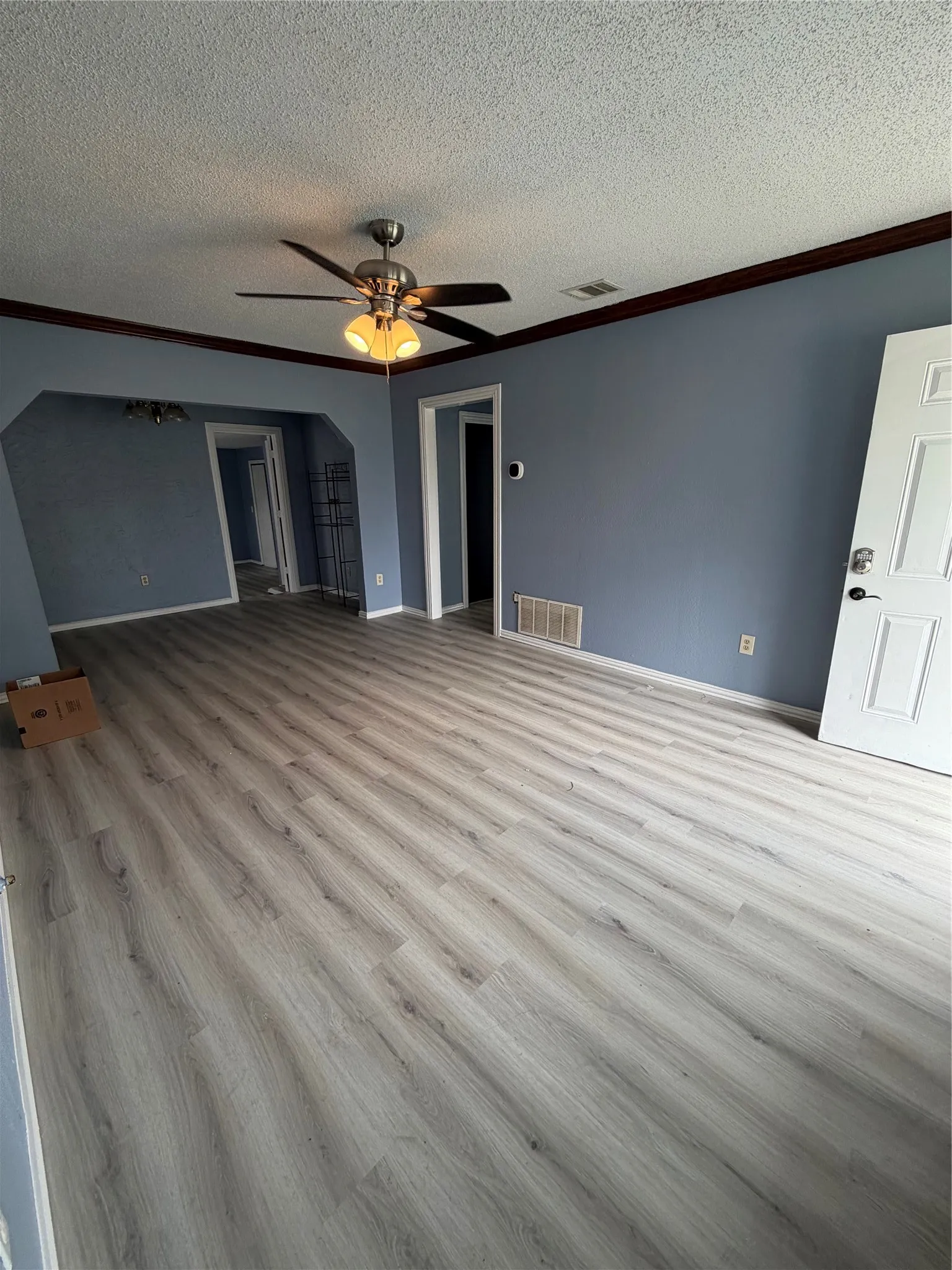 Single Family Residence For Rent in Dallas County , 1227 W Avenue Avenue E, Garland, Texas 75040, 3 Bedroom, 1 Bathroom, Garage spaces, 1,284 Sqft, built in 1950, mls#21245943, Real Estate Agent in Garland, Homes For Rent in Dallas county, Homes For Rent in Garland, Realtor in Garland Texas, Real Estate Brokerage Independent Realty Texas, Luminita Cordes Realtor