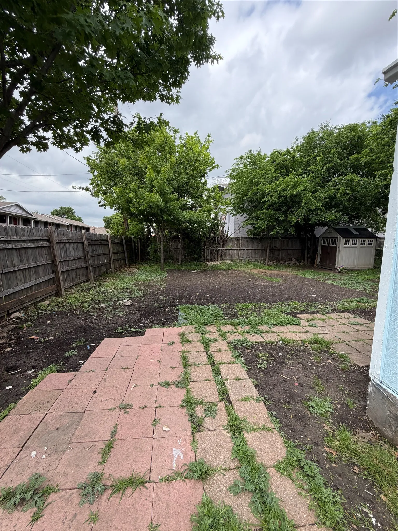Single Family Residence For Rent in Dallas County , 1227 W Avenue Avenue E, Garland, Texas 75040, 3 Bedroom, 1 Bathroom, Garage spaces, 1,284 Sqft, built in 1950, mls#21245943, Real Estate Agent in Garland, Homes For Rent in Dallas county, Homes For Rent in Garland, Realtor in Garland Texas, Real Estate Brokerage Independent Realty Texas, Luminita Cordes Realtor