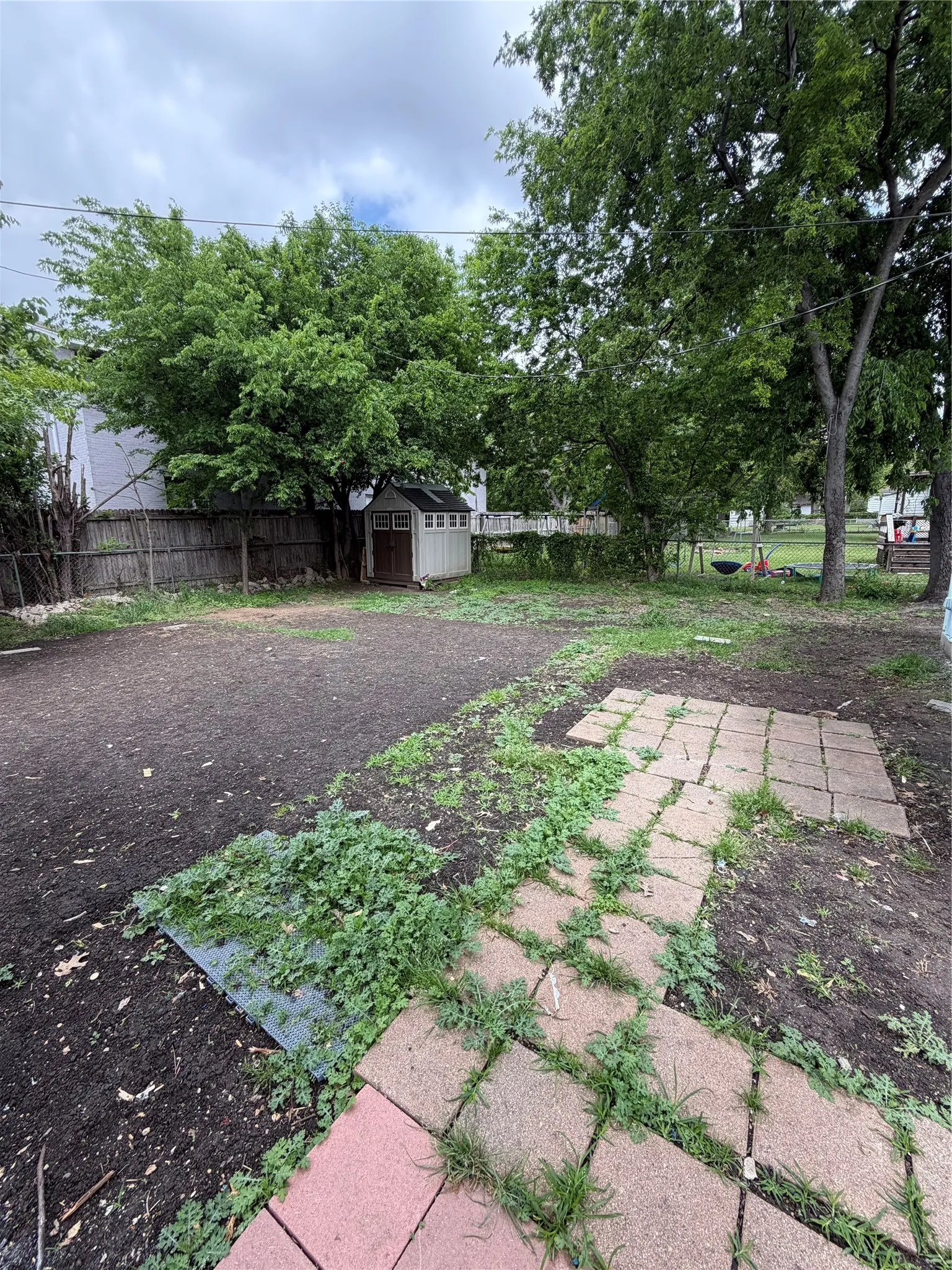 Single Family Residence For Rent in Dallas County , 1227 W Avenue Avenue E, Garland, Texas 75040, 3 Bedroom, 1 Bathroom, Garage spaces, 1,284 Sqft, built in 1950, mls#21245943, Real Estate Agent in Garland, Homes For Rent in Dallas county, Homes For Rent in Garland, Realtor in Garland Texas, Real Estate Brokerage Independent Realty Texas, Luminita Cordes Realtor