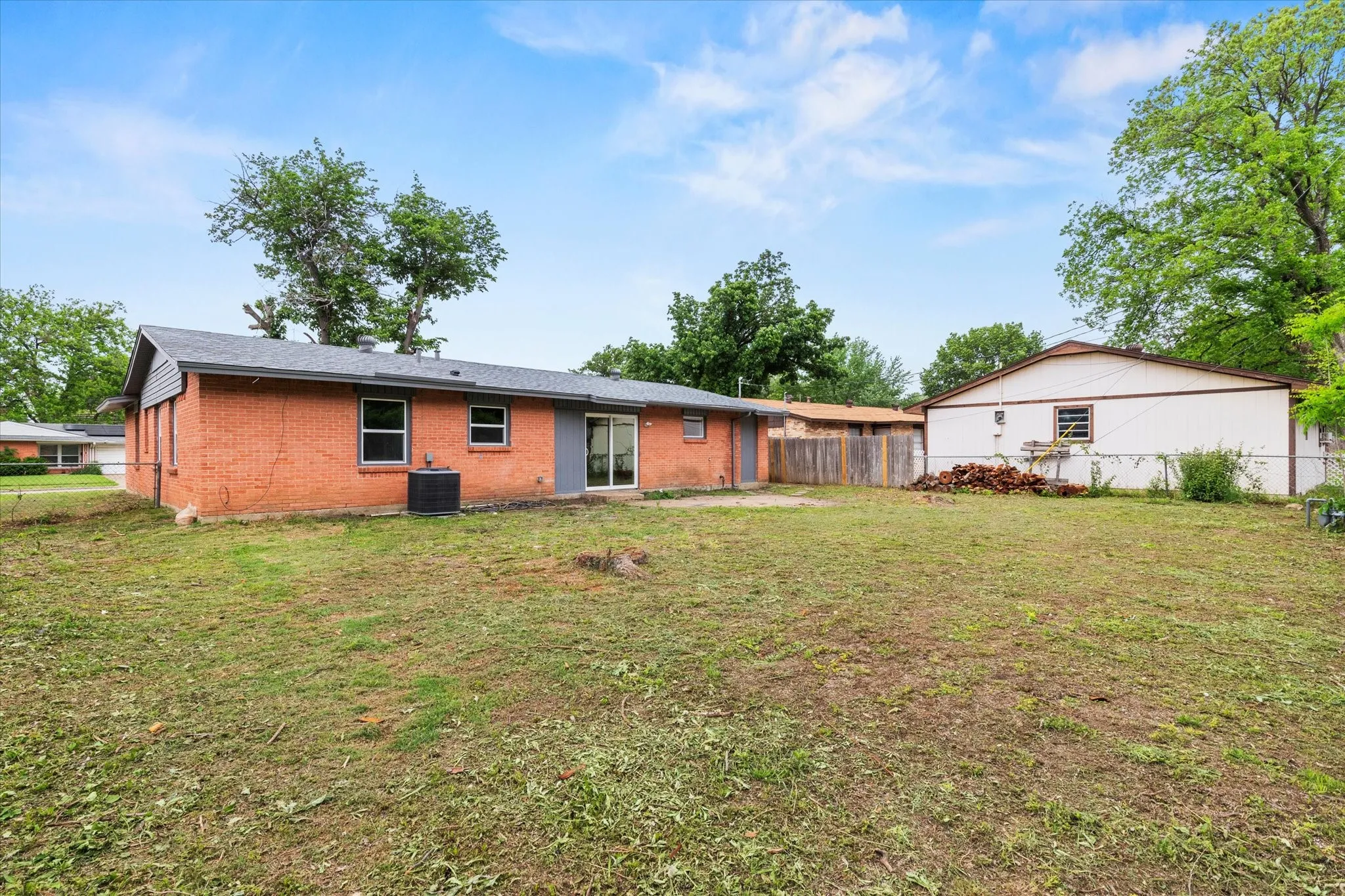 Single Family Residence For Sale in Dallas County , 13634 Pyramid Drive, Farmers Branch, Texas 75234, 3 Bedroom, 2 Bathroom, 2 Garage spaces, 1,356 Sqft, built in 1957, Price $359,000, mls#21239971, Real Estate Agent in Farmers Branch, Homes For Sale in Dallas county, Homes For Sale in Farmers Branch, Realtor in Farmers Branch Texas, Real Estate Brokerage Independent Realty Texas, Luminita Cordes Realtor