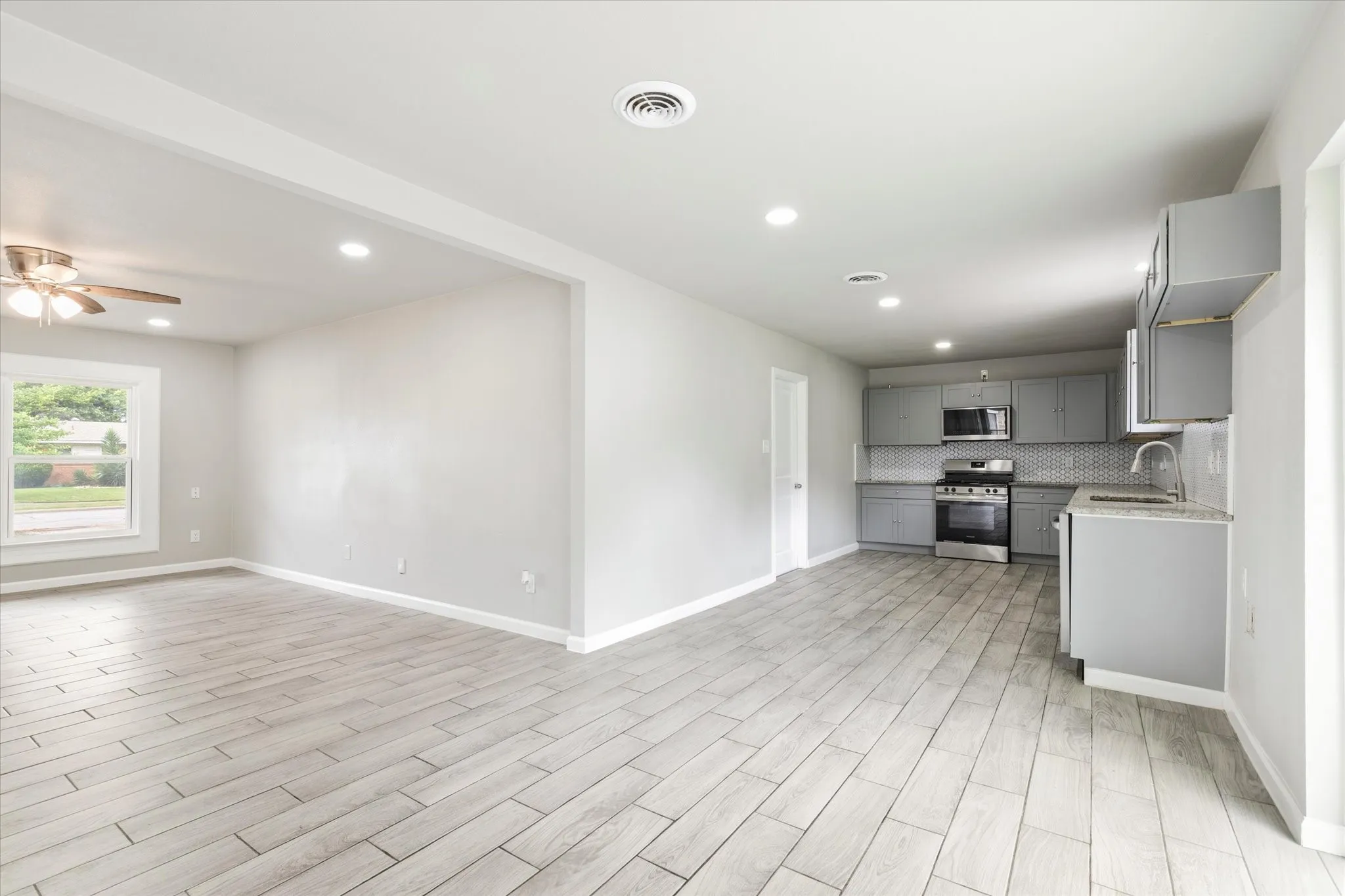 Single Family Residence For Sale in Dallas County , 13634 Pyramid Drive, Farmers Branch, Texas 75234, 3 Bedroom, 2 Bathroom, 2 Garage spaces, 1,356 Sqft, built in 1957, Price $359,000, mls#21239971, Real Estate Agent in Farmers Branch, Homes For Sale in Dallas county, Homes For Sale in Farmers Branch, Realtor in Farmers Branch Texas, Real Estate Brokerage Independent Realty Texas, Luminita Cordes Realtor