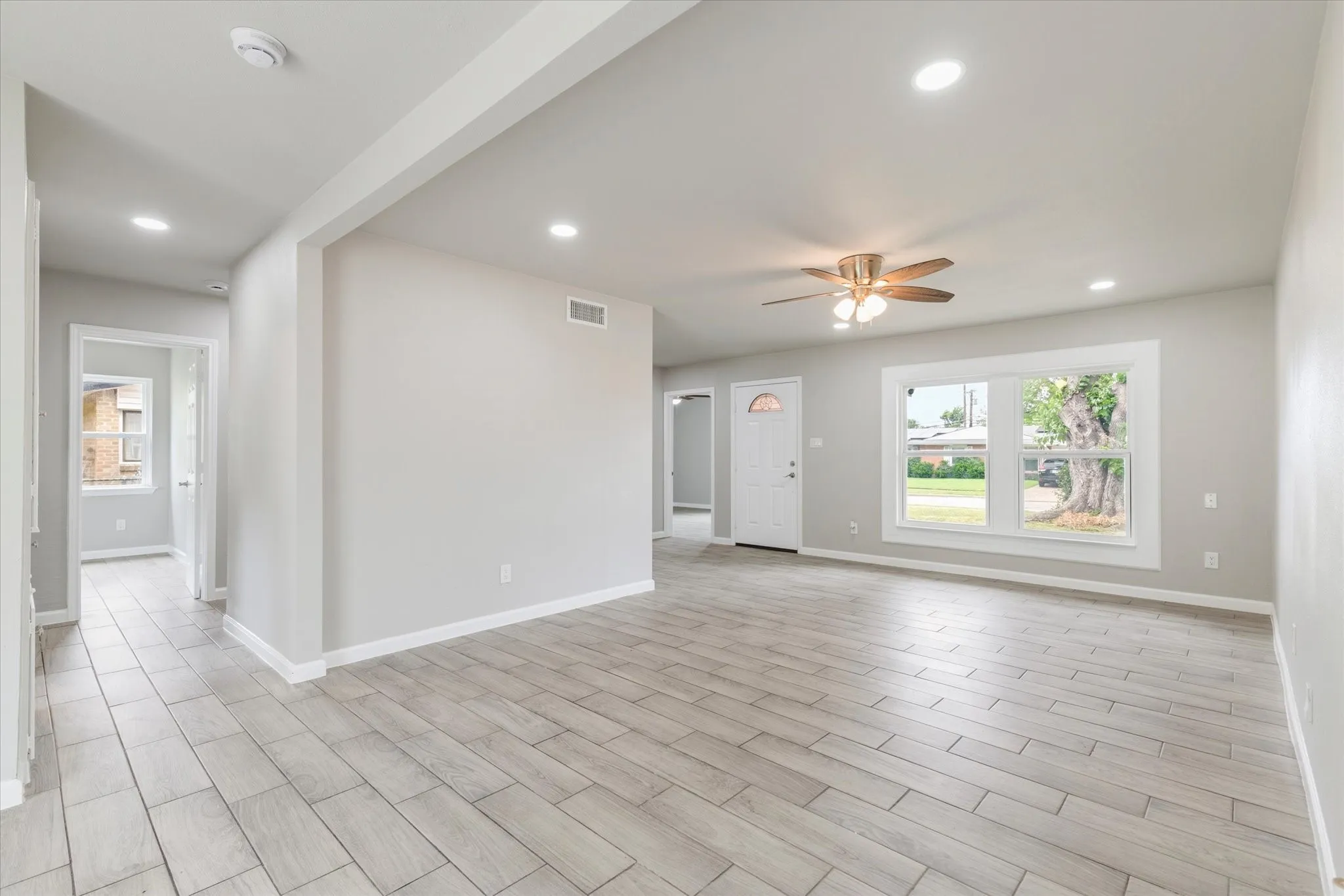 Single Family Residence For Sale in Dallas County , 13634 Pyramid Drive, Farmers Branch, Texas 75234, 3 Bedroom, 2 Bathroom, 2 Garage spaces, 1,356 Sqft, built in 1957, Price $359,000, mls#21239971, Real Estate Agent in Farmers Branch, Homes For Sale in Dallas county, Homes For Sale in Farmers Branch, Realtor in Farmers Branch Texas, Real Estate Brokerage Independent Realty Texas, Luminita Cordes Realtor