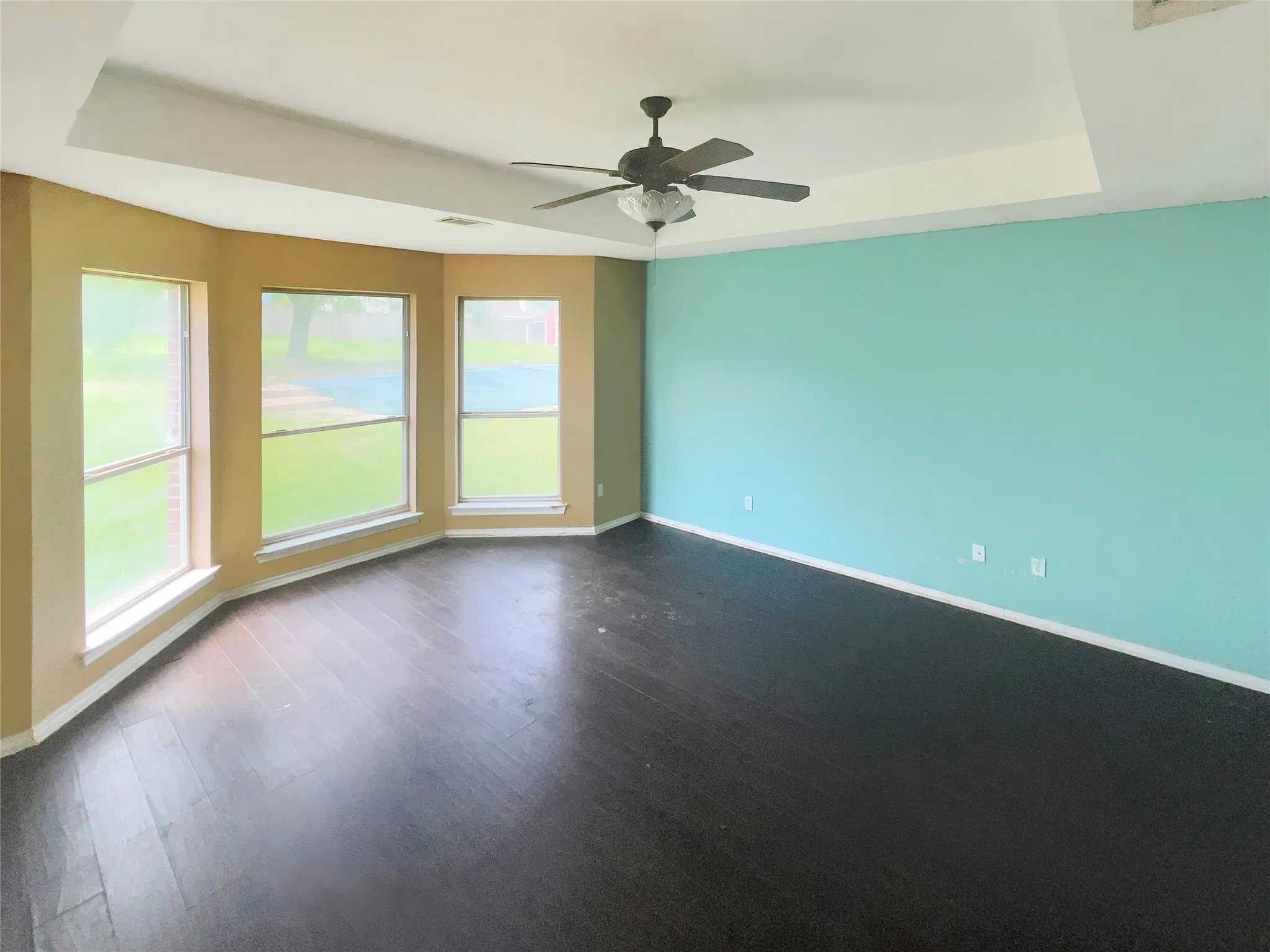 Single Family Residence For Sale in Ellis County , 3661 Emo Street, Midlothian, Texas 76065, 5 Bedroom, 2 Bathroom, 2 Garage spaces, 2,601 Sqft, built in 1999, mls#21244798, Real Estate Agent in Midlothian, Homes For Sale in Ellis county, Homes For Sale in Midlothian, Realtor in Midlothian Texas, Real Estate Brokerage Independent Realty Texas, Luminita Cordes Realtor