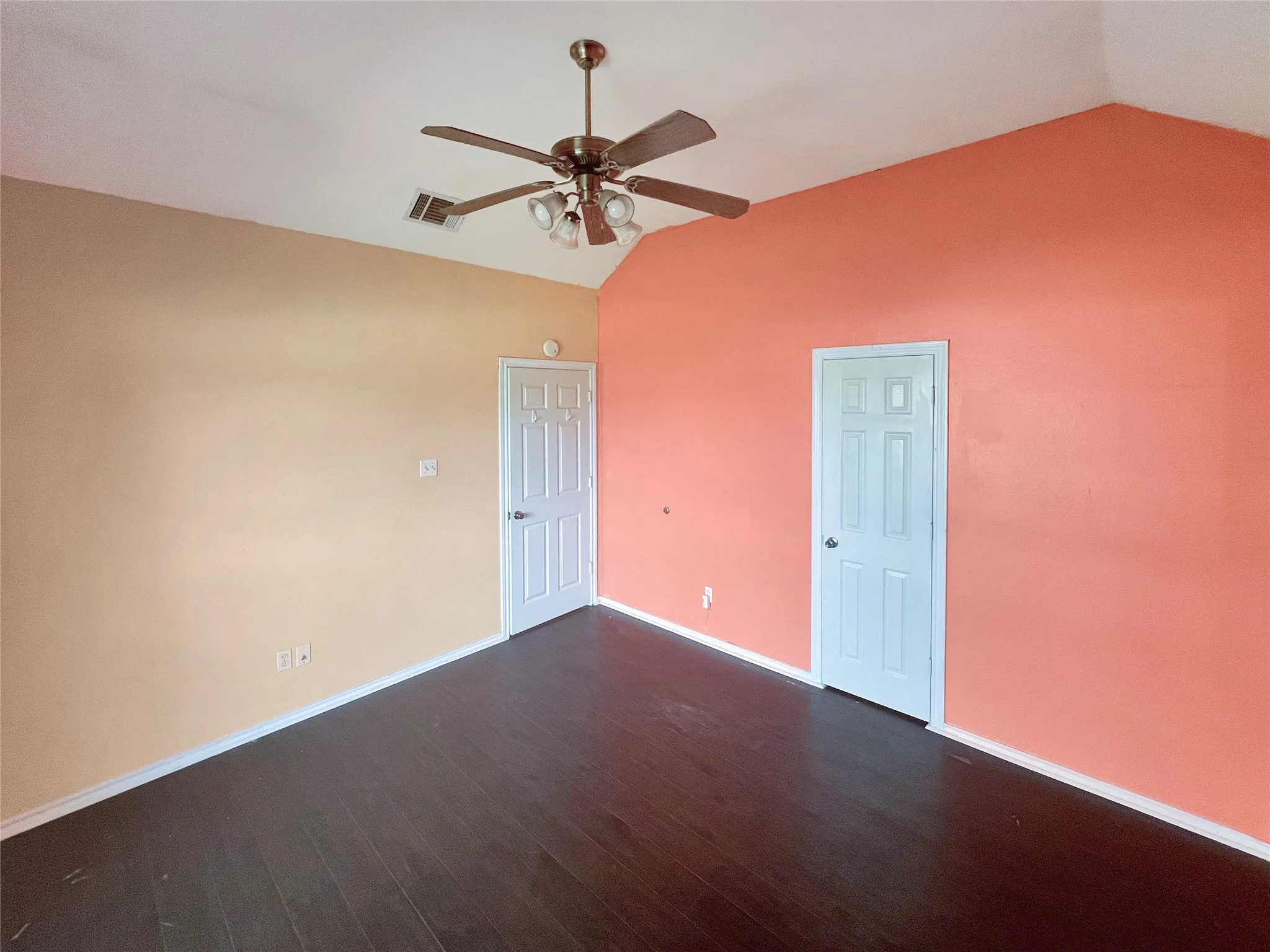 Single Family Residence For Sale in Ellis County , 3661 Emo Street, Midlothian, Texas 76065, 5 Bedroom, 2 Bathroom, 2 Garage spaces, 2,601 Sqft, built in 1999, mls#21244798, Real Estate Agent in Midlothian, Homes For Sale in Ellis county, Homes For Sale in Midlothian, Realtor in Midlothian Texas, Real Estate Brokerage Independent Realty Texas, Luminita Cordes Realtor
