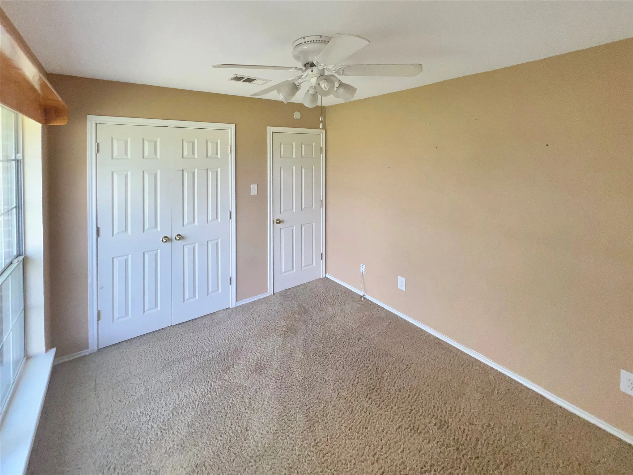 Single Family Residence For Sale in Ellis County , 3661 Emo Street, Midlothian, Texas 76065, 5 Bedroom, 2 Bathroom, 2 Garage spaces, 2,601 Sqft, built in 1999, mls#21244798, Real Estate Agent in Midlothian, Homes For Sale in Ellis county, Homes For Sale in Midlothian, Realtor in Midlothian Texas, Real Estate Brokerage Independent Realty Texas, Luminita Cordes Realtor
