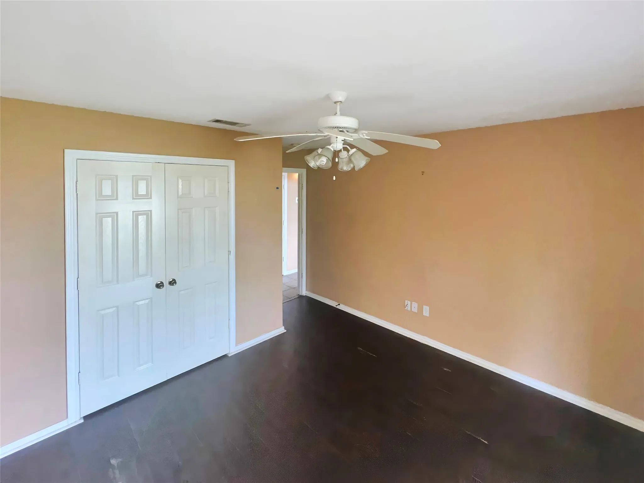 Single Family Residence For Sale in Ellis County , 3661 Emo Street, Midlothian, Texas 76065, 5 Bedroom, 2 Bathroom, 2 Garage spaces, 2,601 Sqft, built in 1999, mls#21244798, Real Estate Agent in Midlothian, Homes For Sale in Ellis county, Homes For Sale in Midlothian, Realtor in Midlothian Texas, Real Estate Brokerage Independent Realty Texas, Luminita Cordes Realtor