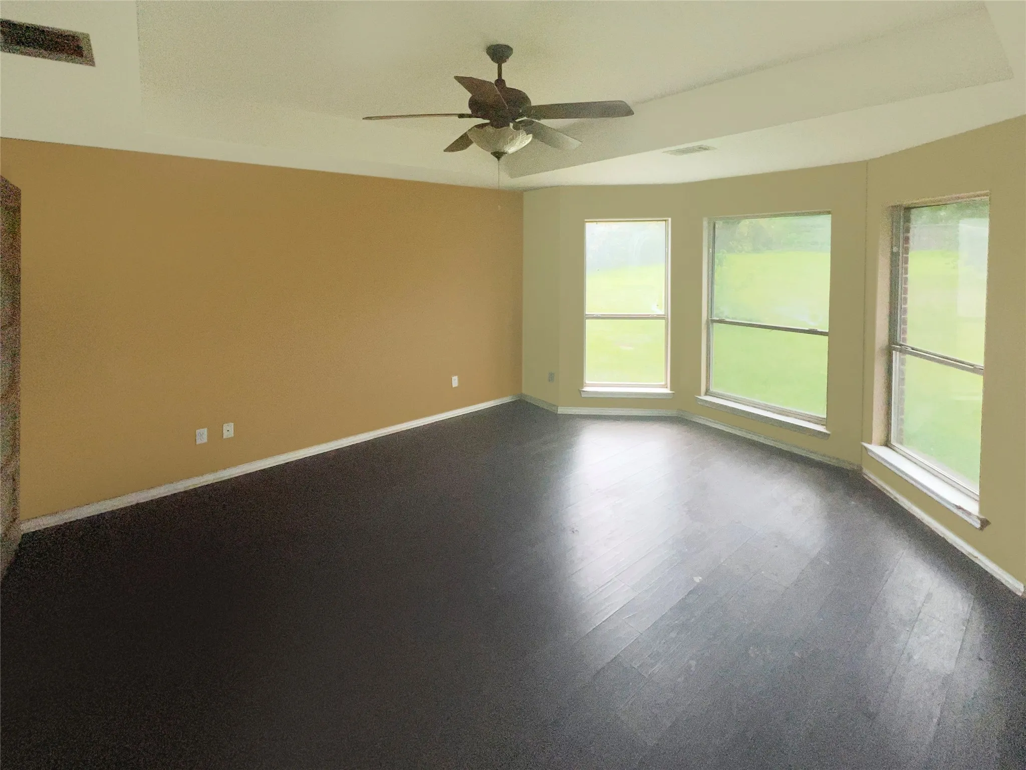 Single Family Residence For Sale in Ellis County , 3661 Emo Street, Midlothian, Texas 76065, 5 Bedroom, 2 Bathroom, 2 Garage spaces, 2,601 Sqft, built in 1999, mls#21244798, Real Estate Agent in Midlothian, Homes For Sale in Ellis county, Homes For Sale in Midlothian, Realtor in Midlothian Texas, Real Estate Brokerage Independent Realty Texas, Luminita Cordes Realtor