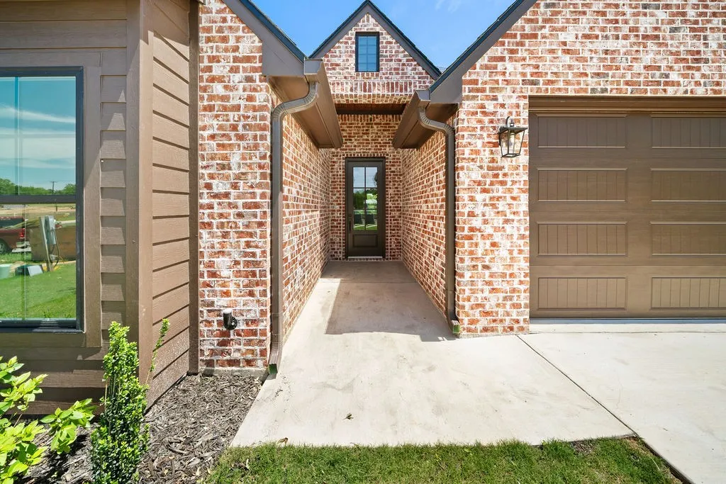 Single Family Residence For Sale in Smith County , 15073 Tilley Springs Cove, Tyler, Texas 75703, 4 Bedrooms, 3 Bathrooms, 2 Garage spaces, 2,430 Sqft, built in 2026, New Construction - Complete, Price $556,500, mls#21245694, Real Estate Agent in Tyler, Homes For Sale in Smith county, Homes For Sale in Tyler, Realtor in Tyler Texas, Real Estate Brokerage Independent Realty Texas, Luminita Cordes Realtor