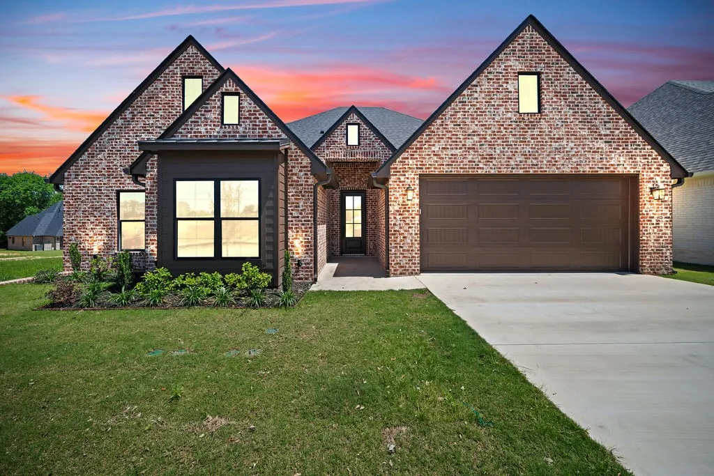 Single Family Residence For Sale in Smith County , 15073 Tilley Springs Cove, Tyler, Texas 75703, 4 Bedrooms, 3 Bathrooms, 2 Garage spaces, 2,430 Sqft, built in 2026, New Construction - Complete, Price $556,500, mls#21245694, Real Estate Agent in Tyler, Homes For Sale in Smith county, Homes For Sale in Tyler, Realtor in Tyler Texas, Real Estate Brokerage Independent Realty Texas, Luminita Cordes Realtor