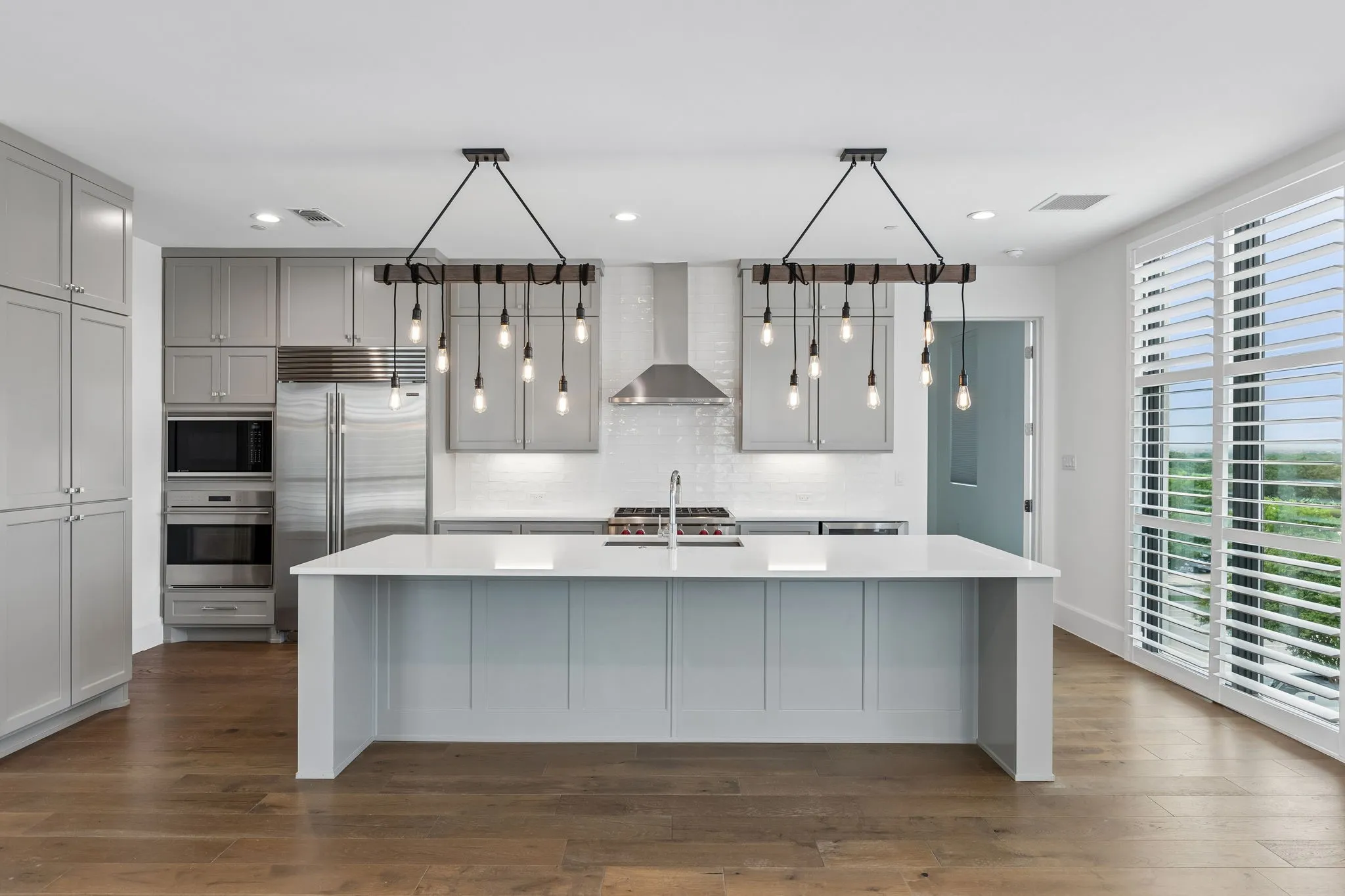 Condominium For Sale in Denton County , 5270 Town and Country Boulevard 216, Frisco, Texas 75034, 2 Bedroom, 3 Bathroom, 2 Garage spaces, 2,442 Sqft, built in 2019, Preowned, mls#21231427, Real Estate Agent in Frisco, Homes For Sale in Denton county, Homes For Sale in Frisco, Realtor in Frisco Texas, Real Estate Brokerage Independent Realty Texas, Luminita Cordes Realtor