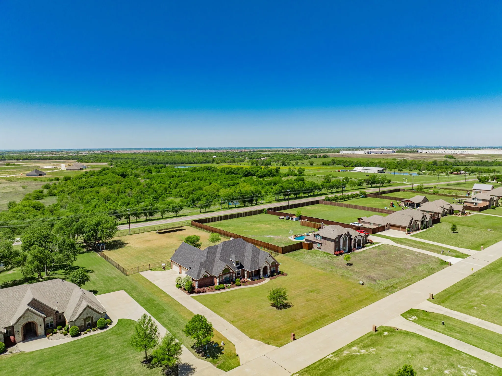 Single Family Residence For Sale in Kaufman County , 12176 Livingston Way, Talty, Texas 75126, 4 Bedrooms, 4 Bathrooms, 4 Garage spaces, 3,413 Sqft, built in 2007, Preowned, Price $749,000, mls#21244305, Real Estate Agent in Talty, Homes For Sale in Kaufman county, Homes For Sale in Talty, Realtor in Talty Texas, Real Estate Brokerage Independent Realty Texas, Luminita Cordes Realtor