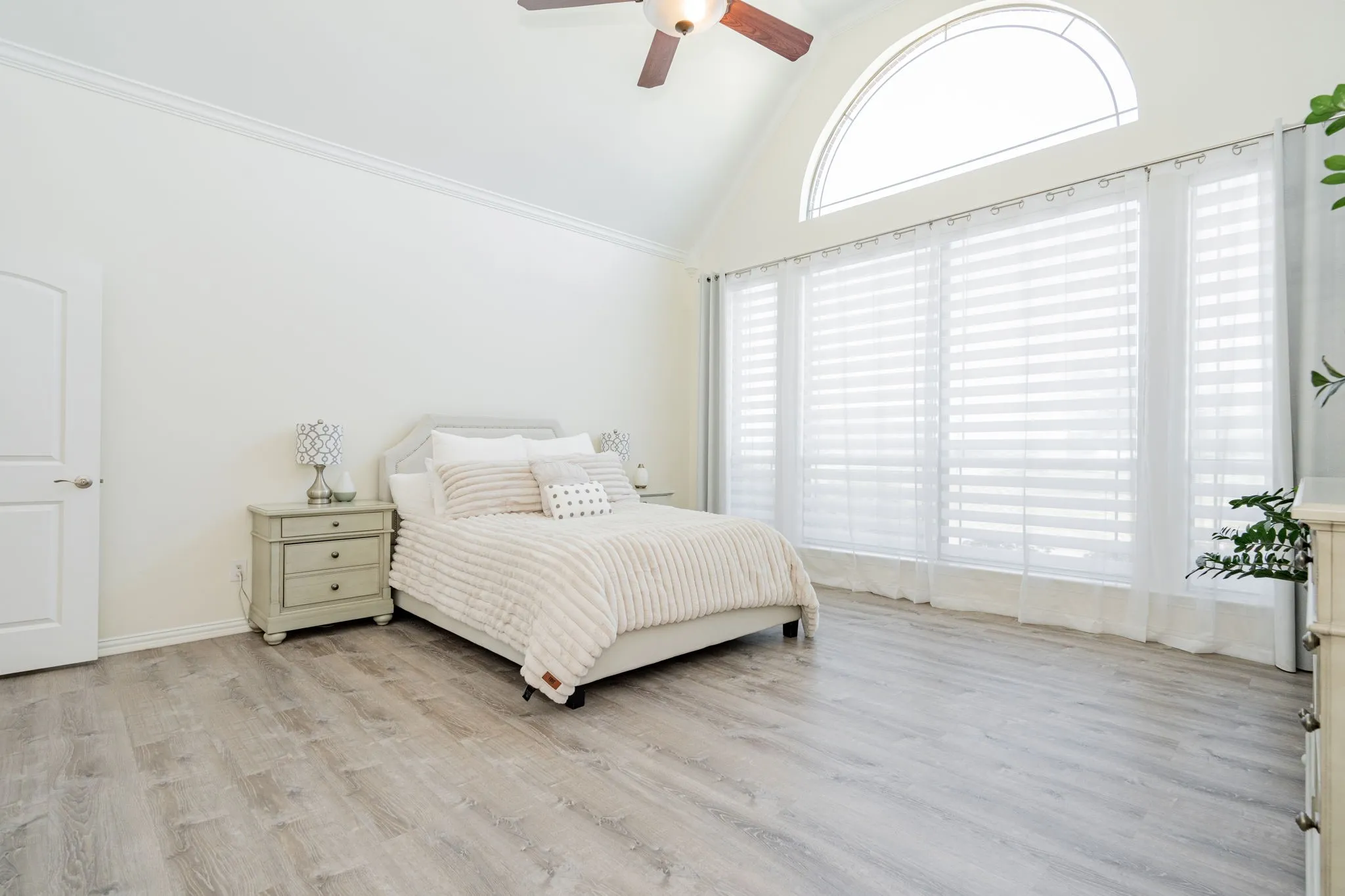 Single Family Residence For Sale in Kaufman County , 12176 Livingston Way, Talty, Texas 75126, 4 Bedrooms, 4 Bathrooms, 4 Garage spaces, 3,413 Sqft, built in 2007, Preowned, Price $749,000, mls#21244305, Real Estate Agent in Talty, Homes For Sale in Kaufman county, Homes For Sale in Talty, Realtor in Talty Texas, Real Estate Brokerage Independent Realty Texas, Luminita Cordes Realtor