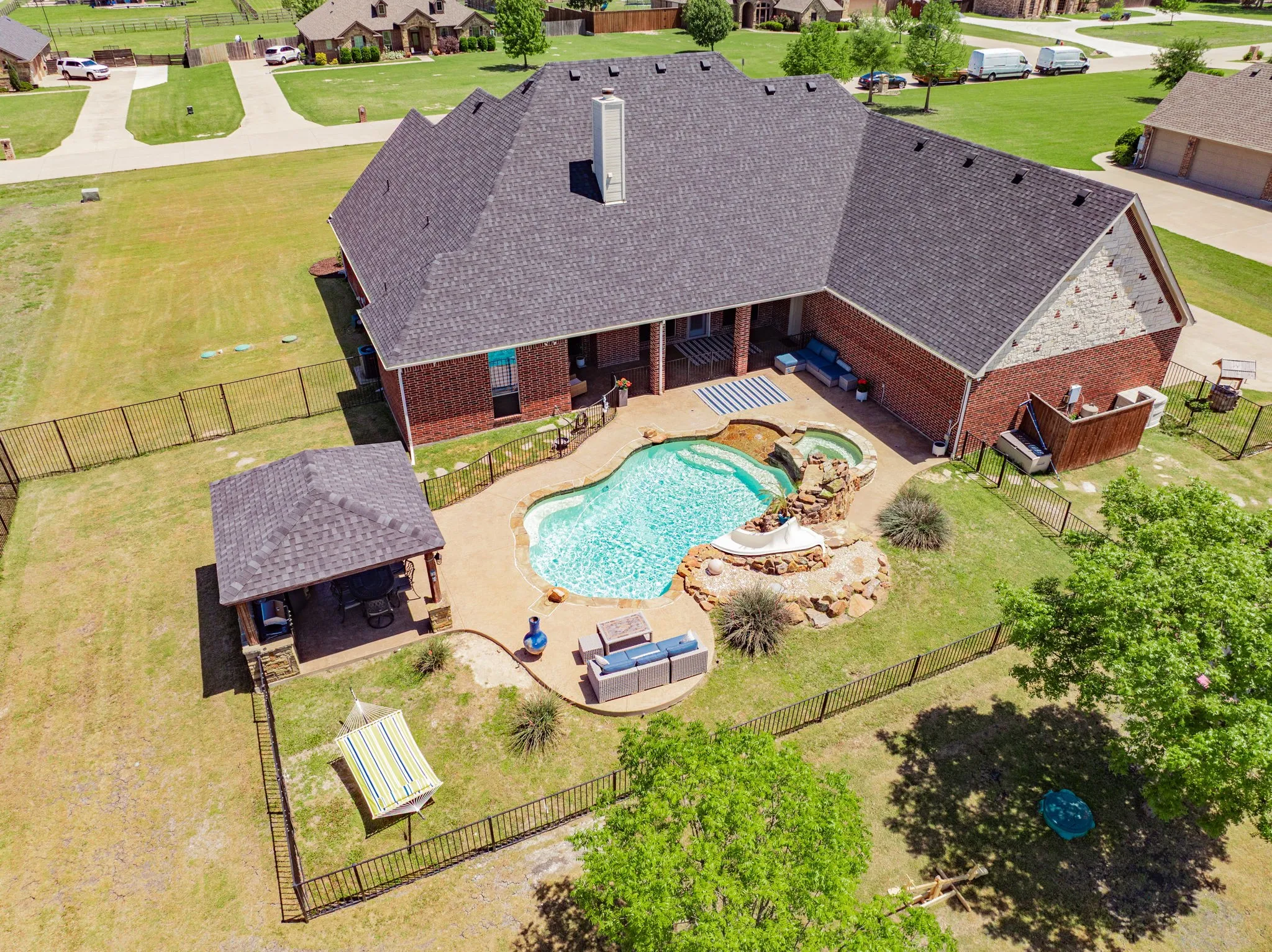 Single Family Residence For Sale in Kaufman County , 12176 Livingston Way, Talty, Texas 75126, 4 Bedrooms, 4 Bathrooms, 4 Garage spaces, 3,413 Sqft, built in 2007, Preowned, Price $749,000, mls#21244305, Real Estate Agent in Talty, Homes For Sale in Kaufman county, Homes For Sale in Talty, Realtor in Talty Texas, Real Estate Brokerage Independent Realty Texas, Luminita Cordes Realtor