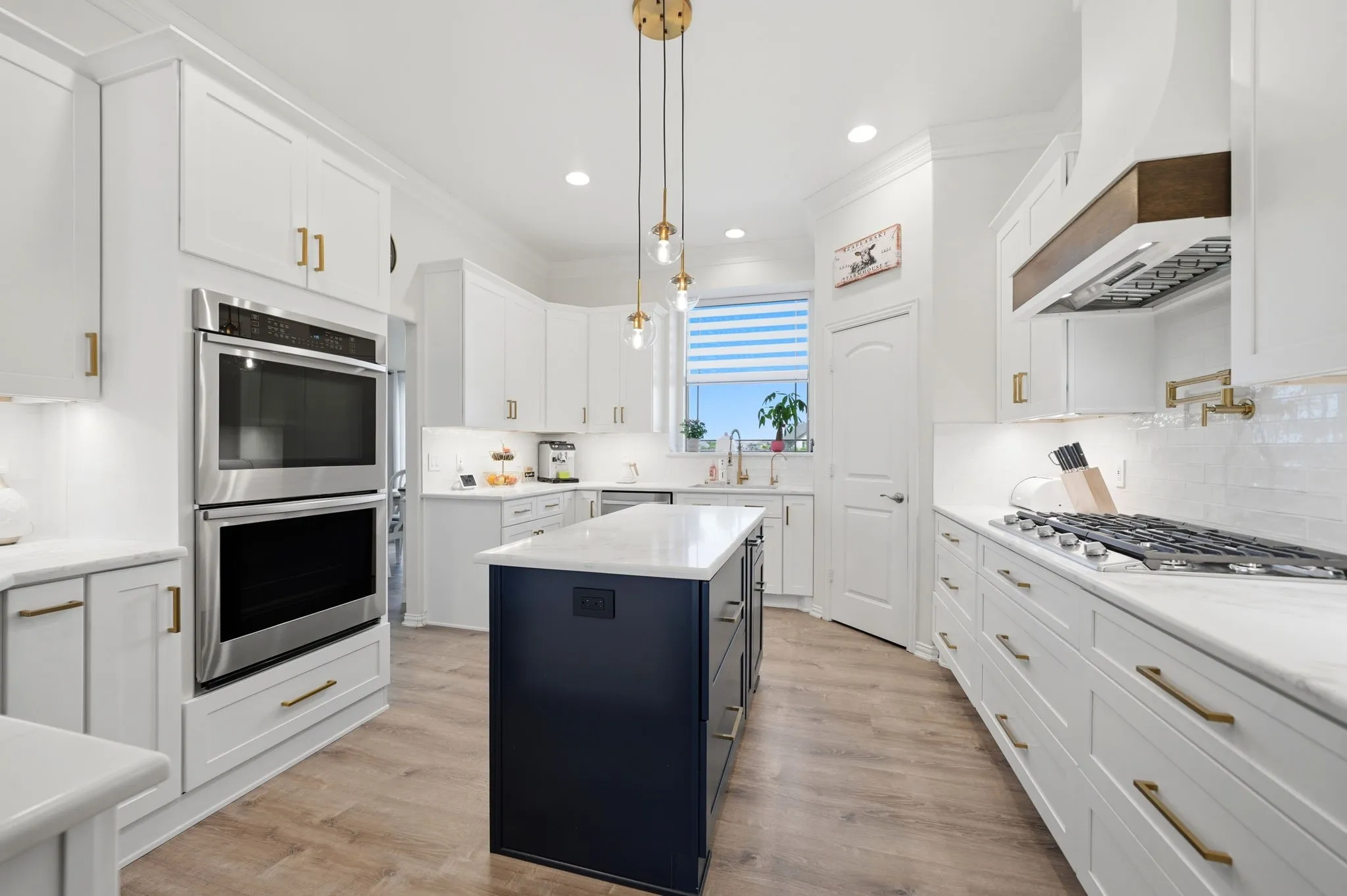 Single Family Residence For Sale in Kaufman County , 12176 Livingston Way, Talty, Texas 75126, 4 Bedrooms, 4 Bathrooms, 4 Garage spaces, 3,413 Sqft, built in 2007, Preowned, Price $749,000, mls#21244305, Real Estate Agent in Talty, Homes For Sale in Kaufman county, Homes For Sale in Talty, Realtor in Talty Texas, Real Estate Brokerage Independent Realty Texas, Luminita Cordes Realtor