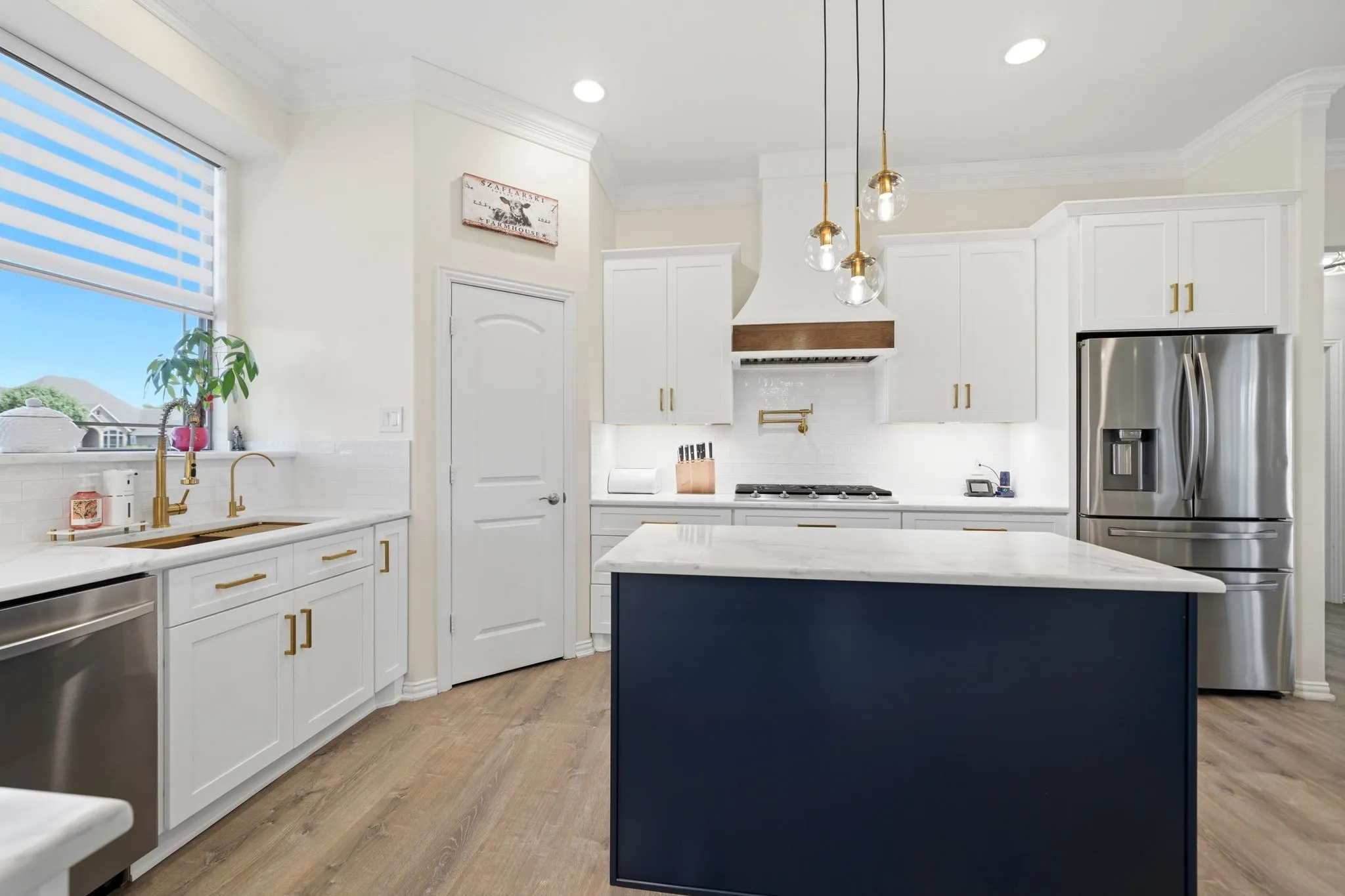 Single Family Residence For Sale in Kaufman County , 12176 Livingston Way, Talty, Texas 75126, 4 Bedrooms, 4 Bathrooms, 4 Garage spaces, 3,413 Sqft, built in 2007, Preowned, Price $749,000, mls#21244305, Real Estate Agent in Talty, Homes For Sale in Kaufman county, Homes For Sale in Talty, Realtor in Talty Texas, Real Estate Brokerage Independent Realty Texas, Luminita Cordes Realtor