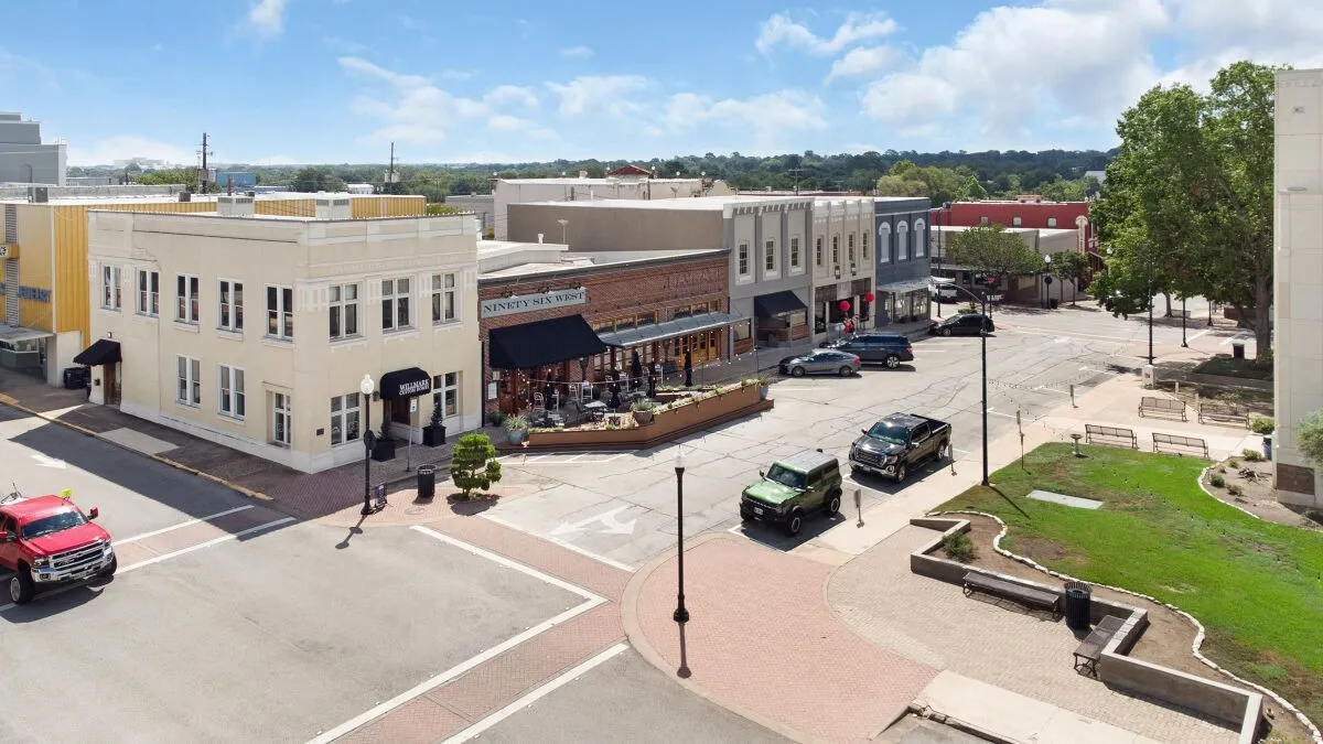 Business For Sale in Washington (TX) County , 103 S Baylor Street, Brenham, Texas 77833, 0, 0, Garage spaces, 0 Sqft, built in 1890, Preowned, Price $2,150,000, mls#21244553, Real Estate Agent in Brenham, Homes For Sale in Washington (TX) county, Homes For Sale in Brenham, Realtor in Brenham Texas, Real Estate Brokerage Independent Realty Texas, Luminita Cordes Realtor