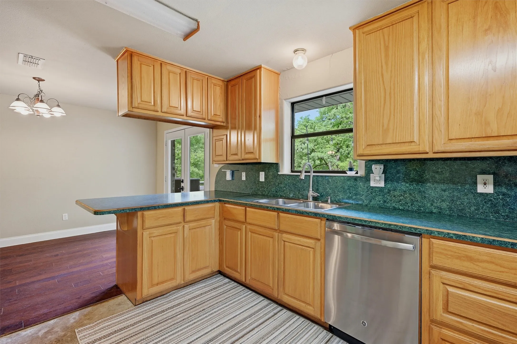 Single Family Residence For Sale in Cooke County , 4476 County Road 107, Gainesville, Texas 76240, 4 Bedroom, 2 Bathroom, Garage spaces, 1,881 Sqft, built in 2003, Price $660,000, mls#21246062, Real Estate Agent in Gainesville, Homes For Sale in Cooke county, Homes For Sale in Gainesville, Realtor in Gainesville Texas, Real Estate Brokerage Independent Realty Texas, Luminita Cordes Realtor