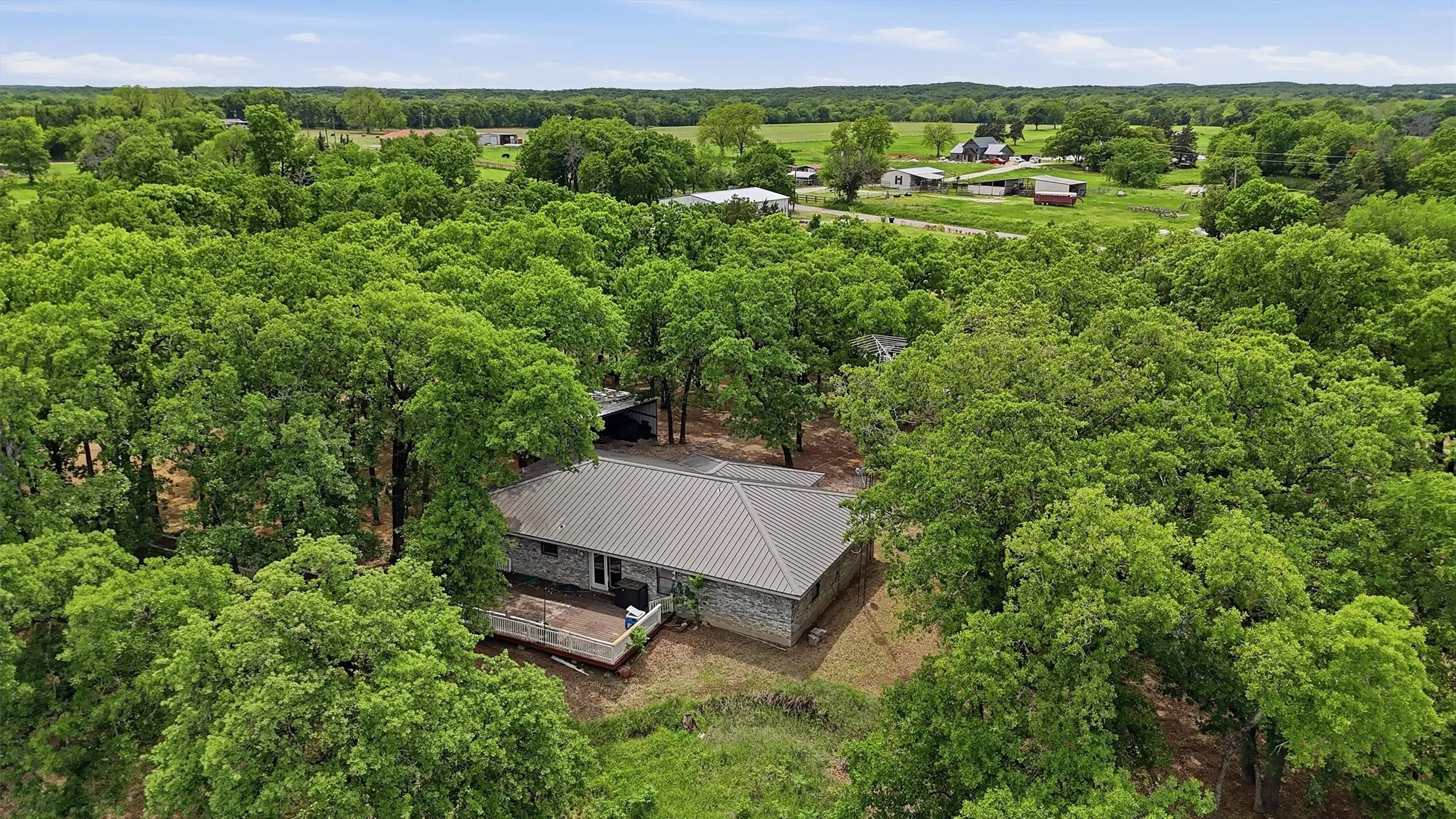 Single Family Residence For Sale in Cooke County , 4476 County Road 107, Gainesville, Texas 76240, 4 Bedroom, 2 Bathroom, Garage spaces, 1,881 Sqft, built in 2003, Price $660,000, mls#21246062, Real Estate Agent in Gainesville, Homes For Sale in Cooke county, Homes For Sale in Gainesville, Realtor in Gainesville Texas, Real Estate Brokerage Independent Realty Texas, Luminita Cordes Realtor