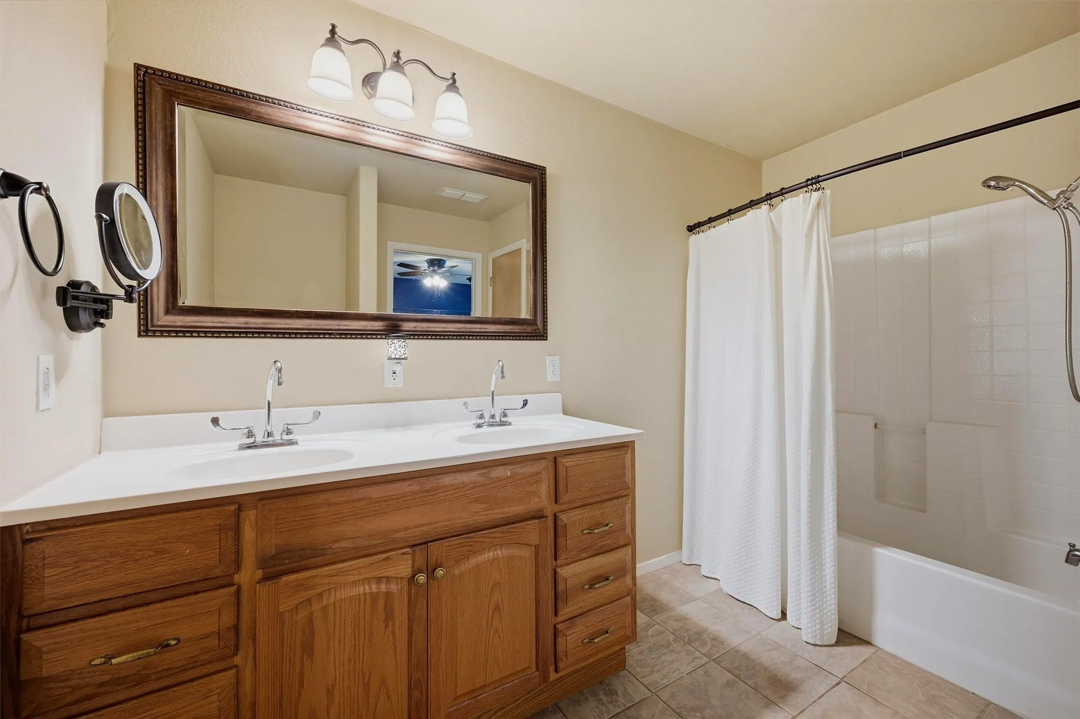 Single Family Residence For Sale in Cooke County , 4476 County Road 107, Gainesville, Texas 76240, 4 Bedroom, 2 Bathroom, Garage spaces, 1,881 Sqft, built in 2003, Price $660,000, mls#21246062, Real Estate Agent in Gainesville, Homes For Sale in Cooke county, Homes For Sale in Gainesville, Realtor in Gainesville Texas, Real Estate Brokerage Independent Realty Texas, Luminita Cordes Realtor