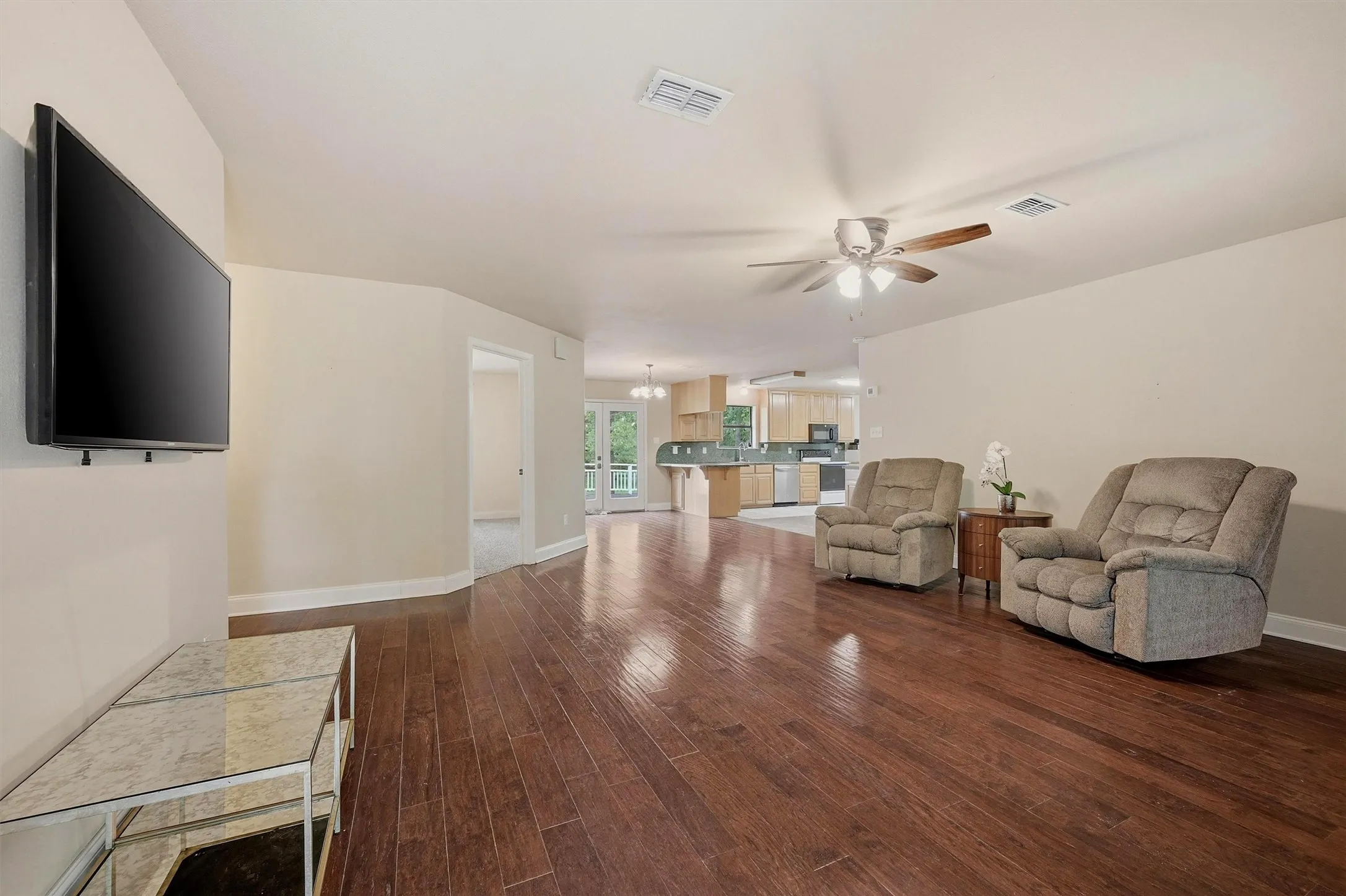 Single Family Residence For Sale in Cooke County , 4476 County Road 107, Gainesville, Texas 76240, 4 Bedroom, 2 Bathroom, Garage spaces, 1,881 Sqft, built in 2003, Price $660,000, mls#21246062, Real Estate Agent in Gainesville, Homes For Sale in Cooke county, Homes For Sale in Gainesville, Realtor in Gainesville Texas, Real Estate Brokerage Independent Realty Texas, Luminita Cordes Realtor
