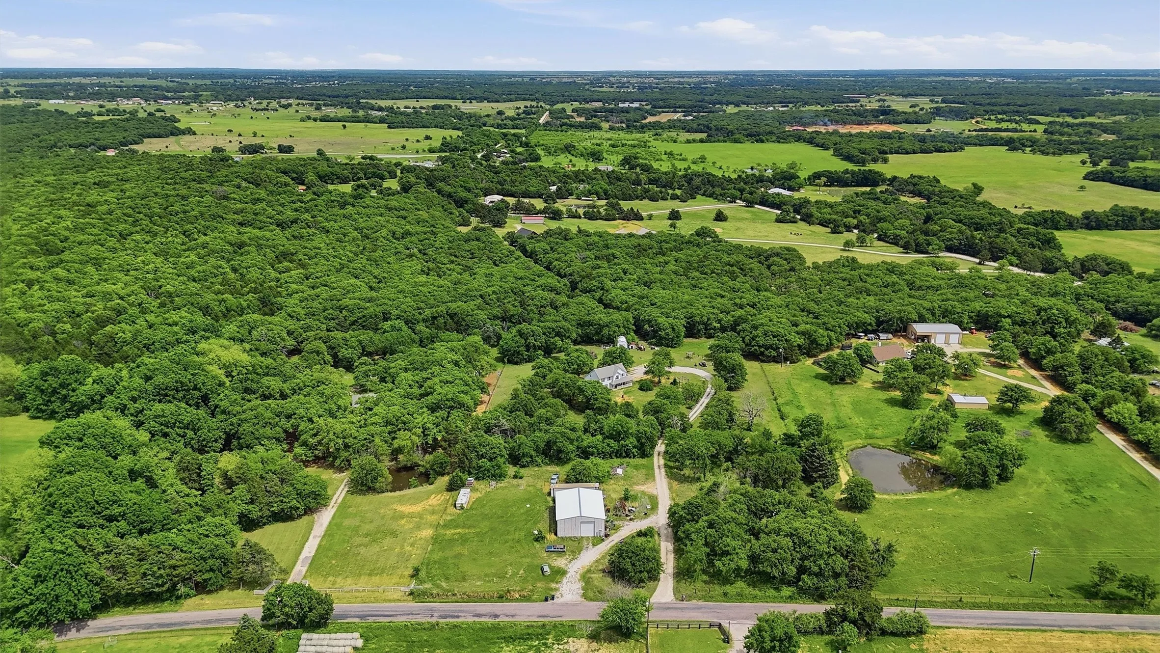 Single Family Residence For Sale in Cooke County , 4476 County Road 107, Gainesville, Texas 76240, 4 Bedroom, 2 Bathroom, Garage spaces, 1,881 Sqft, built in 2003, Price $660,000, mls#21246062, Real Estate Agent in Gainesville, Homes For Sale in Cooke county, Homes For Sale in Gainesville, Realtor in Gainesville Texas, Real Estate Brokerage Independent Realty Texas, Luminita Cordes Realtor