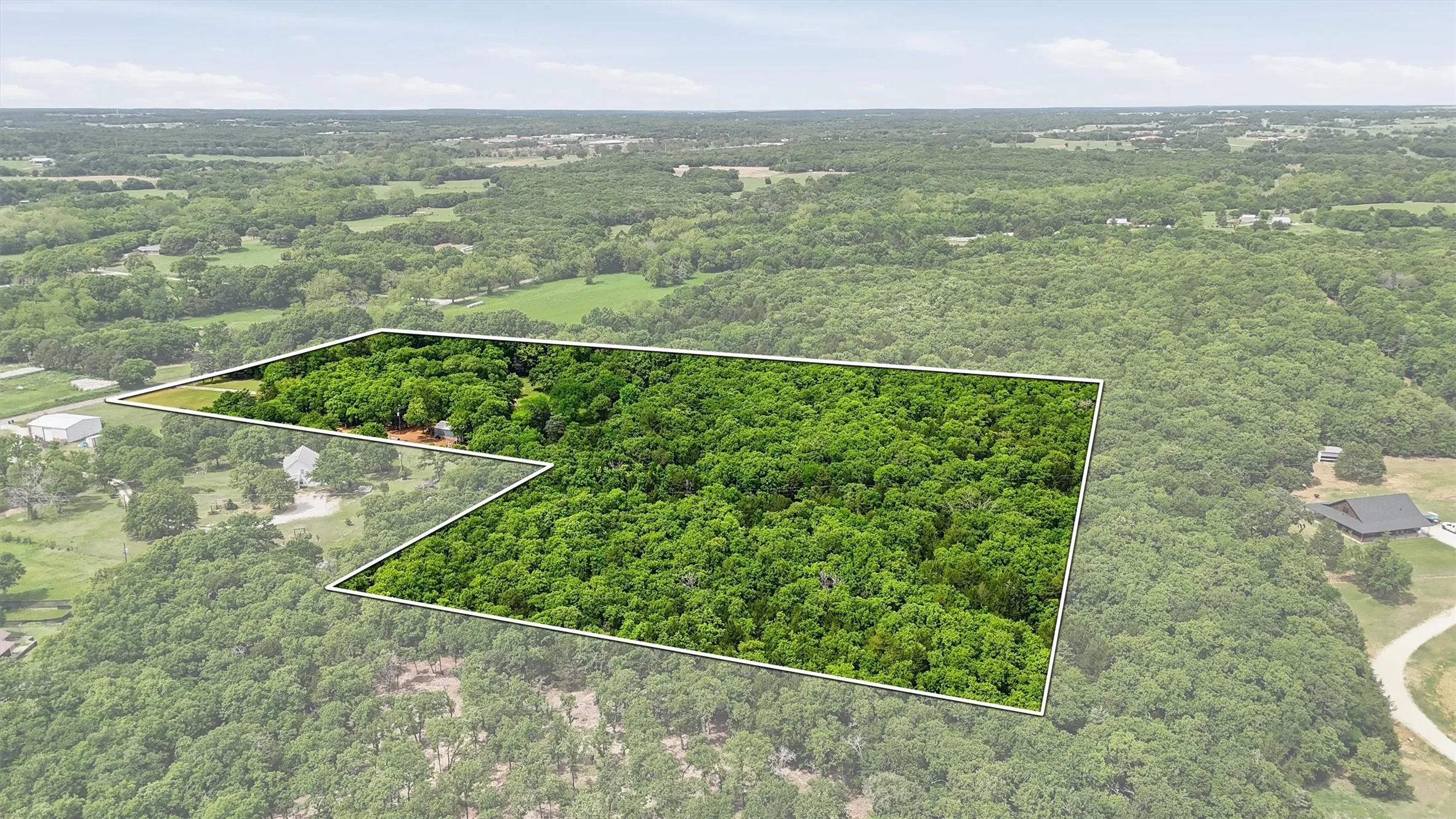 Single Family Residence For Sale in Cooke County , 4476 County Road 107, Gainesville, Texas 76240, 4 Bedroom, 2 Bathroom, Garage spaces, 1,881 Sqft, built in 2003, Price $660,000, mls#21246062, Real Estate Agent in Gainesville, Homes For Sale in Cooke county, Homes For Sale in Gainesville, Realtor in Gainesville Texas, Real Estate Brokerage Independent Realty Texas, Luminita Cordes Realtor