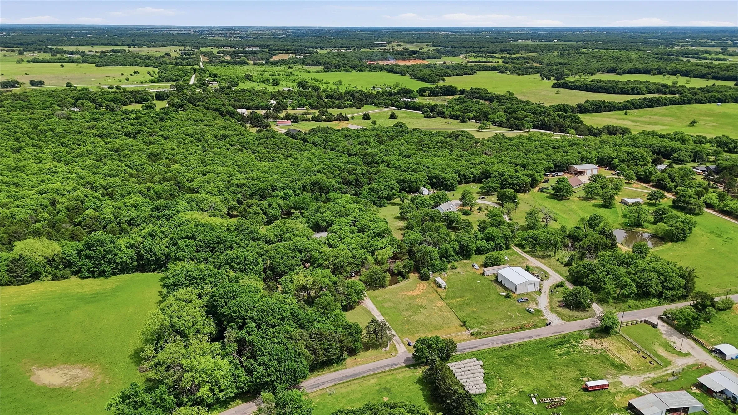 Single Family Residence For Sale in Cooke County , 4476 County Road 107, Gainesville, Texas 76240, 4 Bedroom, 2 Bathroom, Garage spaces, 1,881 Sqft, built in 2003, Price $660,000, mls#21246062, Real Estate Agent in Gainesville, Homes For Sale in Cooke county, Homes For Sale in Gainesville, Realtor in Gainesville Texas, Real Estate Brokerage Independent Realty Texas, Luminita Cordes Realtor
