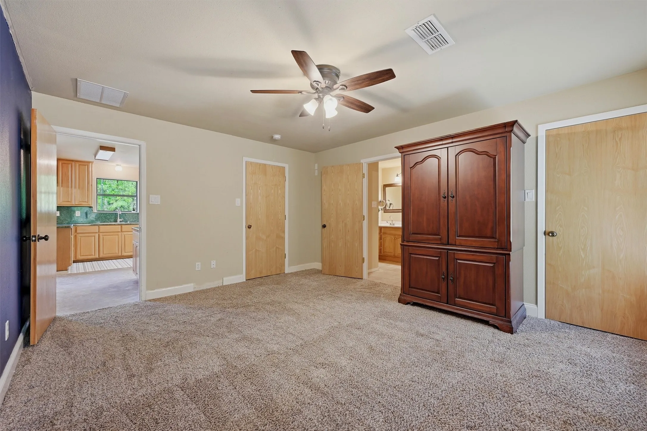 Single Family Residence For Sale in Cooke County , 4476 County Road 107, Gainesville, Texas 76240, 4 Bedroom, 2 Bathroom, Garage spaces, 1,881 Sqft, built in 2003, Price $660,000, mls#21246062, Real Estate Agent in Gainesville, Homes For Sale in Cooke county, Homes For Sale in Gainesville, Realtor in Gainesville Texas, Real Estate Brokerage Independent Realty Texas, Luminita Cordes Realtor