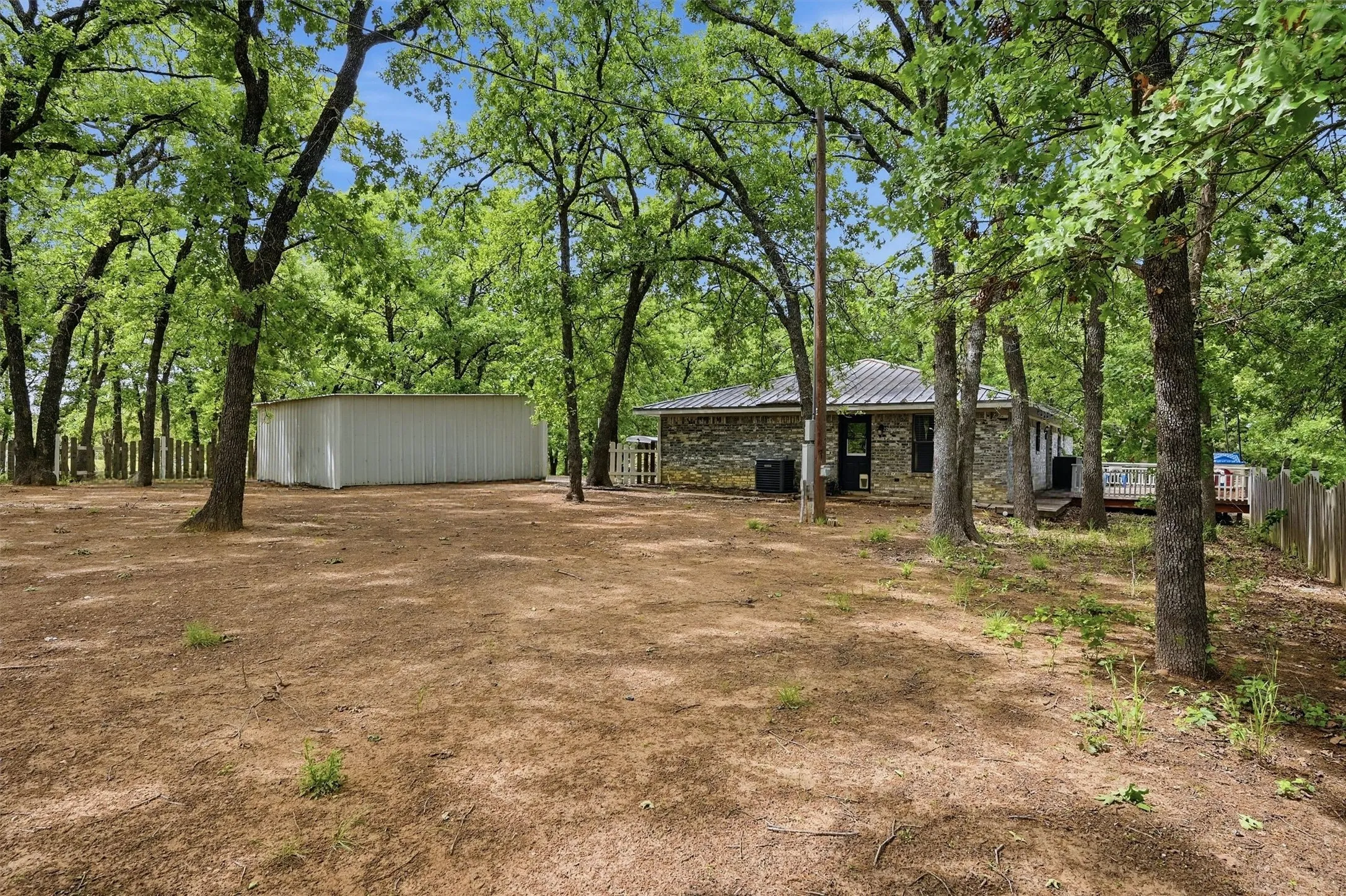 Single Family Residence For Sale in Cooke County , 4476 County Road 107, Gainesville, Texas 76240, 4 Bedroom, 2 Bathroom, Garage spaces, 1,881 Sqft, built in 2003, Price $660,000, mls#21246062, Real Estate Agent in Gainesville, Homes For Sale in Cooke county, Homes For Sale in Gainesville, Realtor in Gainesville Texas, Real Estate Brokerage Independent Realty Texas, Luminita Cordes Realtor