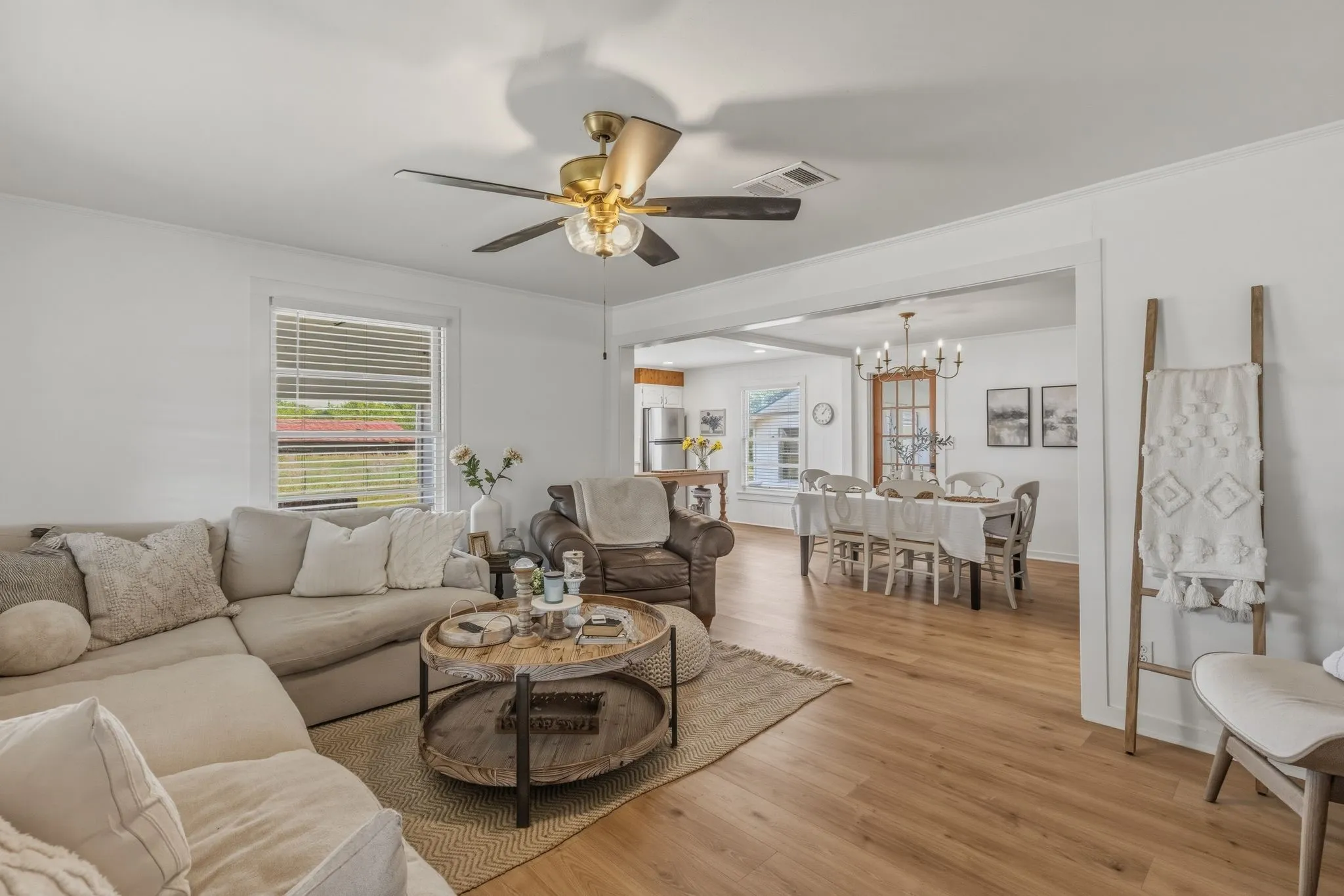 Single Family Residence For Sale in Rains County , 1100 Rs County Road 3150, Emory, Texas 75440, 3 Bedroom, 2 Bathroom, Garage spaces, 1,500 Sqft, built in 1975, mls#21244168, Real Estate Agent in Emory, Homes For Sale in Rains county, Homes For Sale in Emory, Realtor in Emory Texas, Real Estate Brokerage Independent Realty Texas, Luminita Cordes Realtor