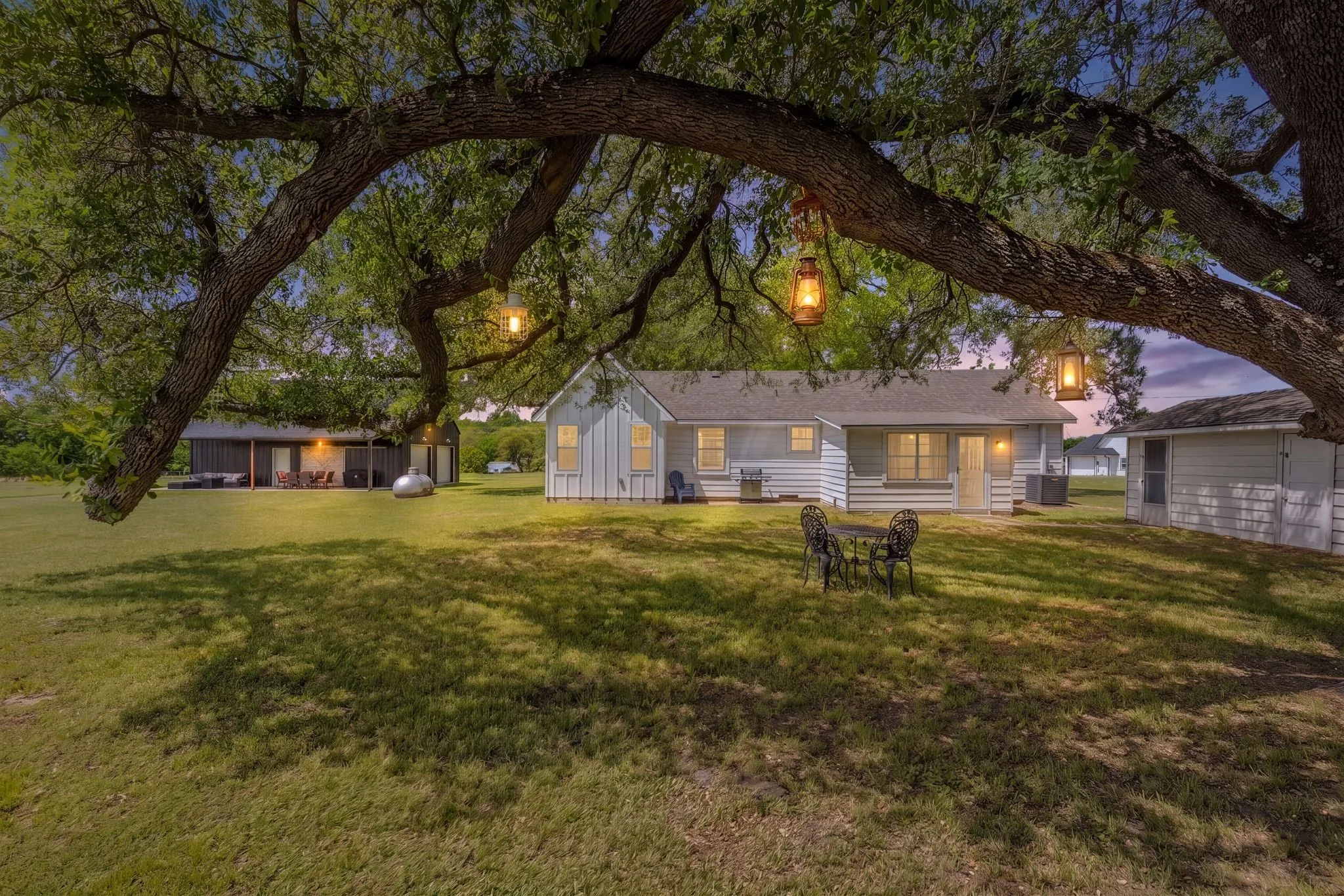 Single Family Residence For Sale in Rains County , 1100 Rs County Road 3150, Emory, Texas 75440, 3 Bedroom, 2 Bathroom, Garage spaces, 1,500 Sqft, built in 1975, mls#21244168, Real Estate Agent in Emory, Homes For Sale in Rains county, Homes For Sale in Emory, Realtor in Emory Texas, Real Estate Brokerage Independent Realty Texas, Luminita Cordes Realtor