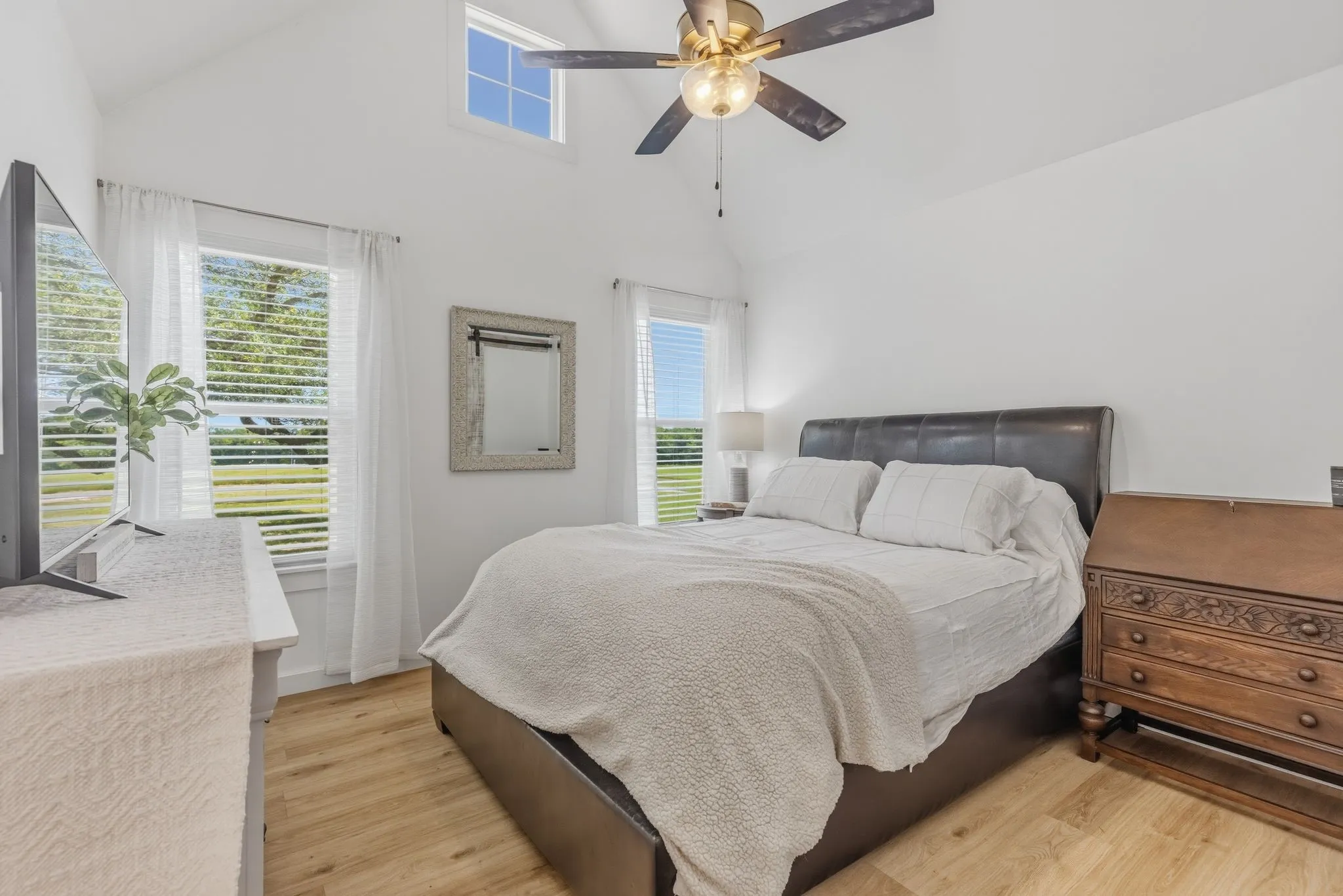 Single Family Residence For Sale in Rains County , 1100 Rs County Road 3150, Emory, Texas 75440, 3 Bedroom, 2 Bathroom, Garage spaces, 1,500 Sqft, built in 1975, mls#21244168, Real Estate Agent in Emory, Homes For Sale in Rains county, Homes For Sale in Emory, Realtor in Emory Texas, Real Estate Brokerage Independent Realty Texas, Luminita Cordes Realtor