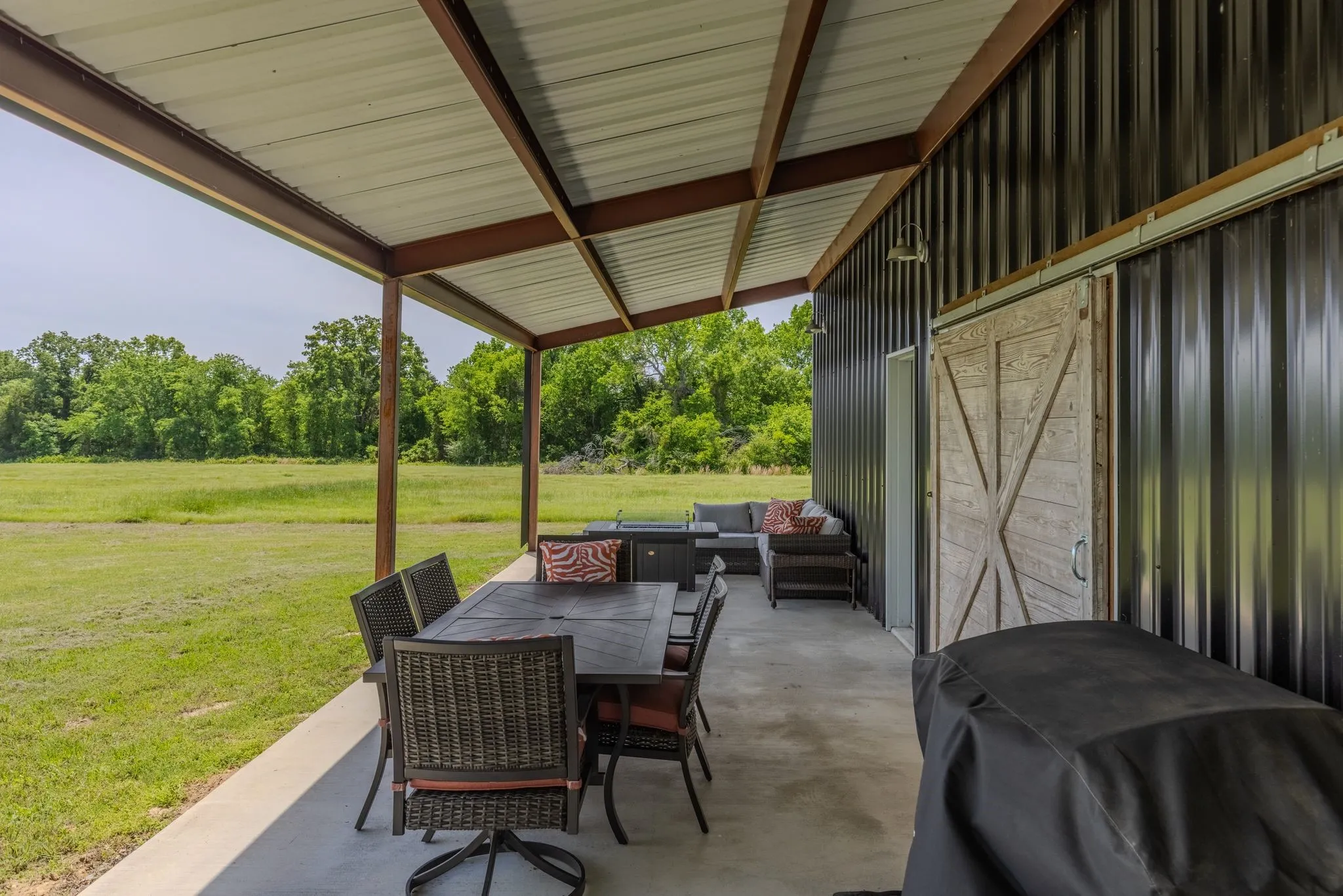 Single Family Residence For Sale in Rains County , 1100 Rs County Road 3150, Emory, Texas 75440, 3 Bedroom, 2 Bathroom, Garage spaces, 1,500 Sqft, built in 1975, mls#21244168, Real Estate Agent in Emory, Homes For Sale in Rains county, Homes For Sale in Emory, Realtor in Emory Texas, Real Estate Brokerage Independent Realty Texas, Luminita Cordes Realtor
