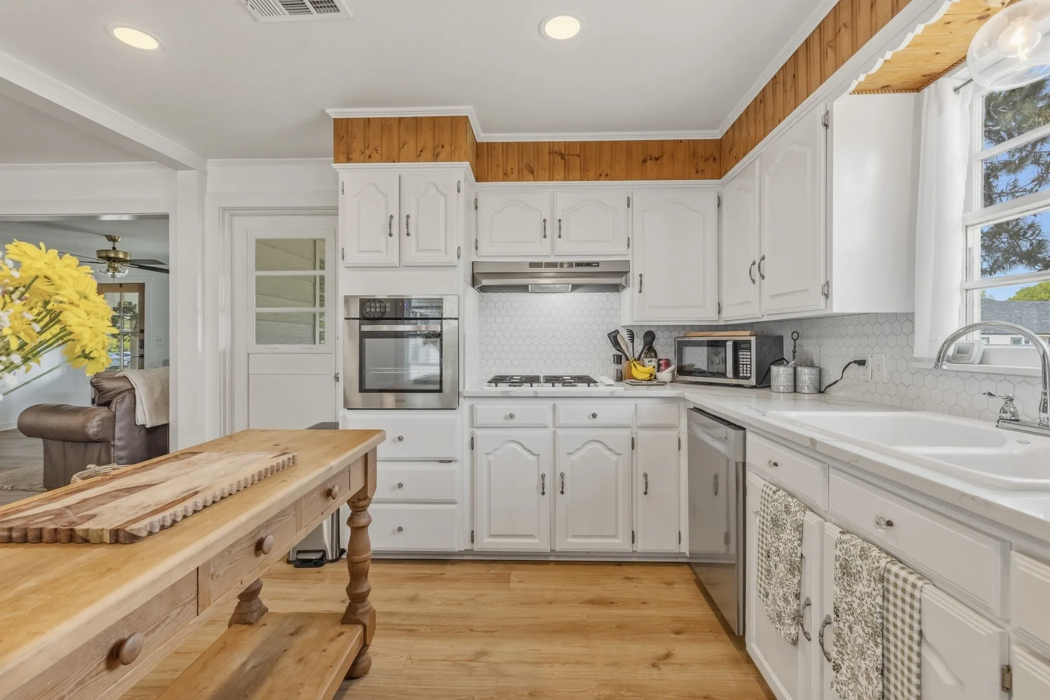 Single Family Residence For Sale in Rains County , 1100 Rs County Road 3150, Emory, Texas 75440, 3 Bedroom, 2 Bathroom, Garage spaces, 1,500 Sqft, built in 1975, mls#21244168, Real Estate Agent in Emory, Homes For Sale in Rains county, Homes For Sale in Emory, Realtor in Emory Texas, Real Estate Brokerage Independent Realty Texas, Luminita Cordes Realtor