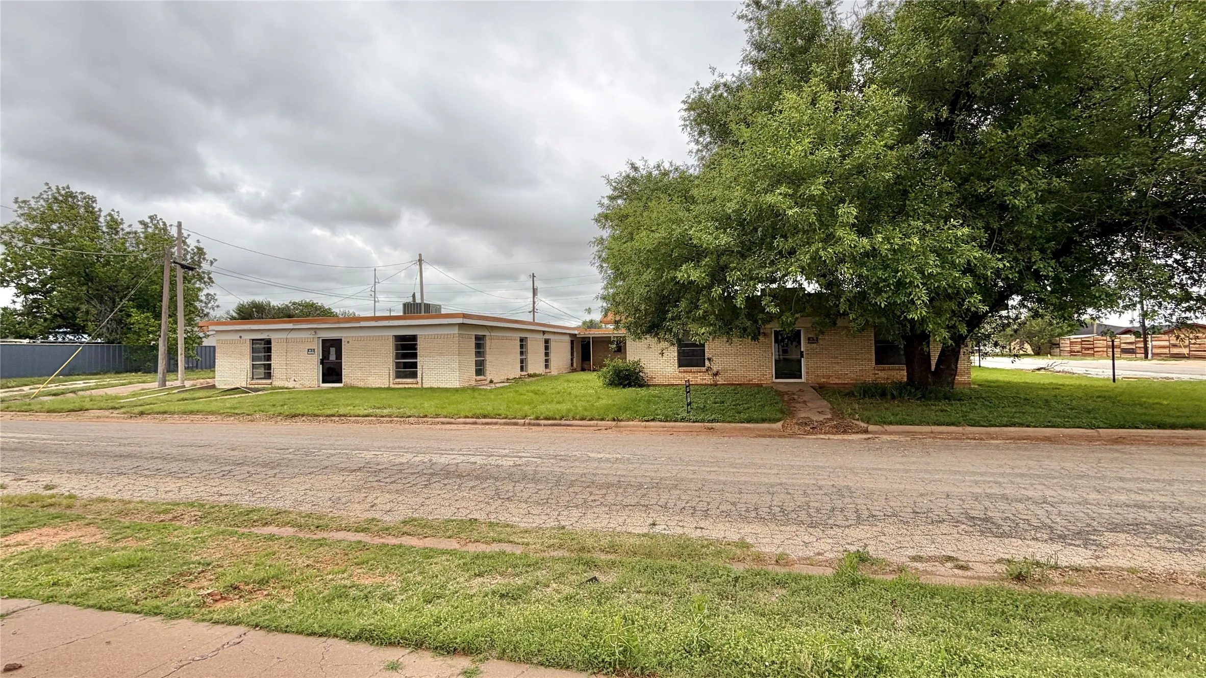 Business For Sale in Jones County , 125 Avenue J, Anson, Texas 79501, 0, 0, Garage spaces, 31,854 Sqft, built in 1980, Preowned, mls#21242294, Real Estate Agent in Anson, Homes For Sale in Jones county, Homes For Sale in Anson, Realtor in Anson Texas, Real Estate Brokerage Independent Realty Texas, Luminita Cordes Realtor