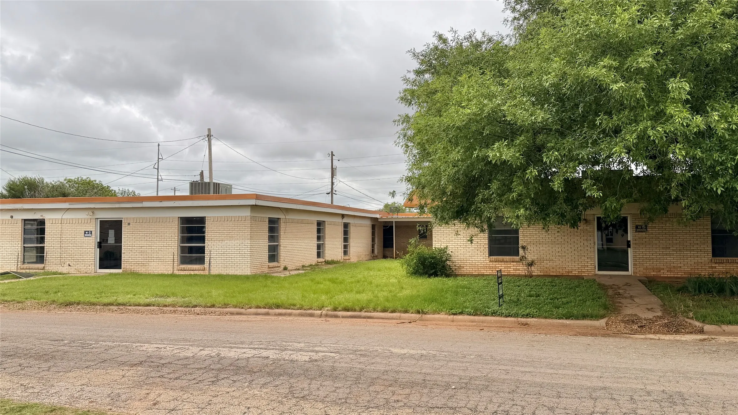 Business For Sale in Jones County , 125 Avenue J, Anson, Texas 79501, 0, 0, Garage spaces, 31,854 Sqft, built in 1980, Preowned, mls#21242294, Real Estate Agent in Anson, Homes For Sale in Jones county, Homes For Sale in Anson, Realtor in Anson Texas, Real Estate Brokerage Independent Realty Texas, Luminita Cordes Realtor
