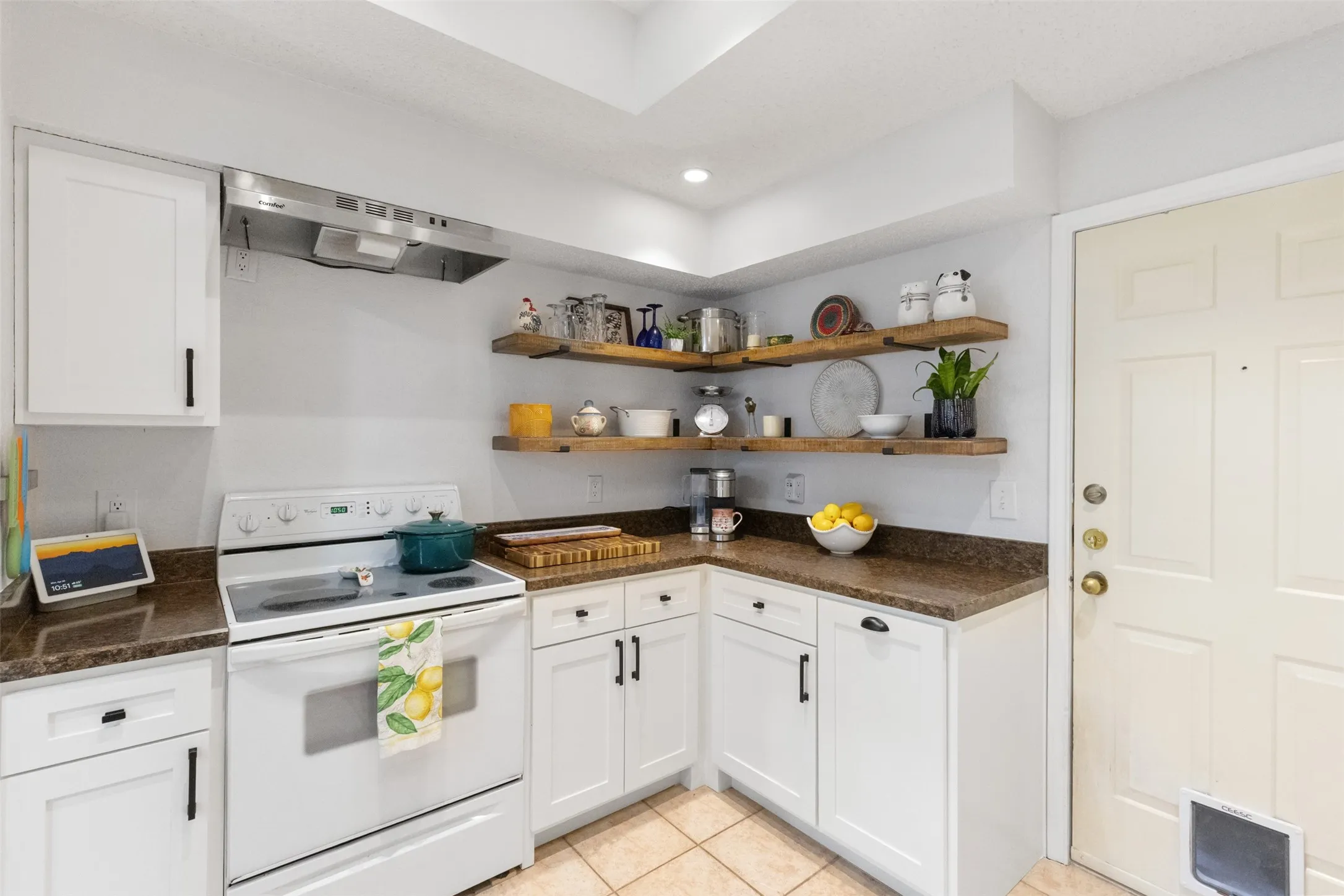 Condominium For Sale in Dallas County , 5590 Spring Valley Road C102, Dallas, Texas 75254, 2 Bedroom, 2 Bathroom, 1 Garage spaces, 814 Sqft, built in 1982, Preowned, mls#21244415, Real Estate Agent in Dallas, Homes For Sale in Dallas county, Homes For Sale in Dallas, Realtor in Dallas Texas, Real Estate Brokerage Independent Realty Texas, Luminita Cordes Realtor