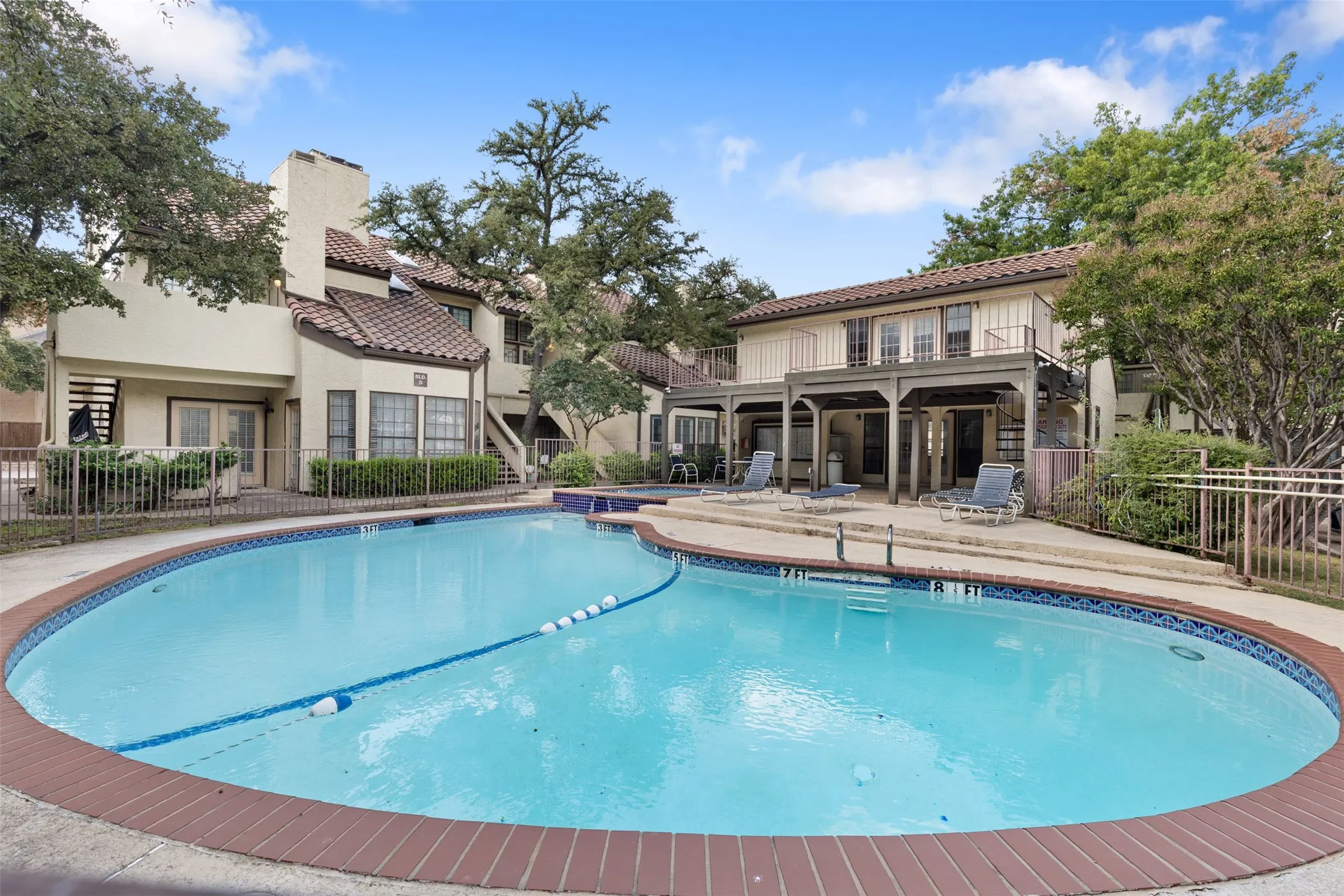 Condominium For Sale in Dallas County , 5590 Spring Valley Road C102, Dallas, Texas 75254, 2 Bedroom, 2 Bathroom, 1 Garage spaces, 814 Sqft, built in 1982, Preowned, mls#21244415, Real Estate Agent in Dallas, Homes For Sale in Dallas county, Homes For Sale in Dallas, Realtor in Dallas Texas, Real Estate Brokerage Independent Realty Texas, Luminita Cordes Realtor