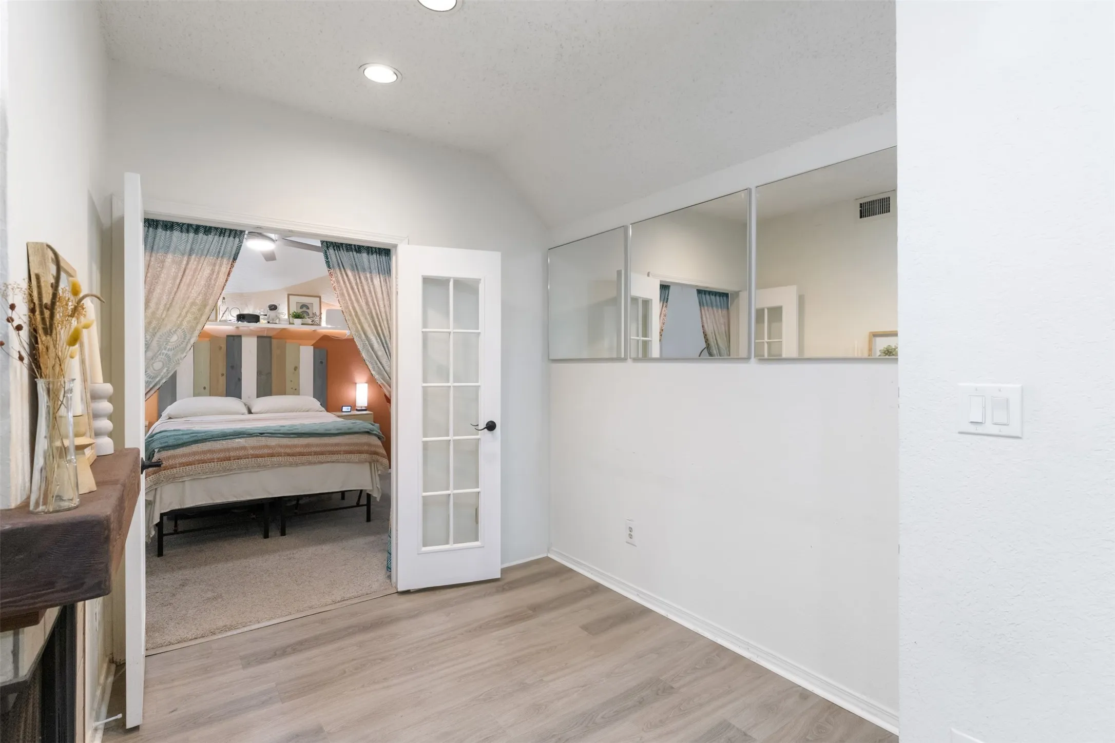 area could have dining set or desk for office