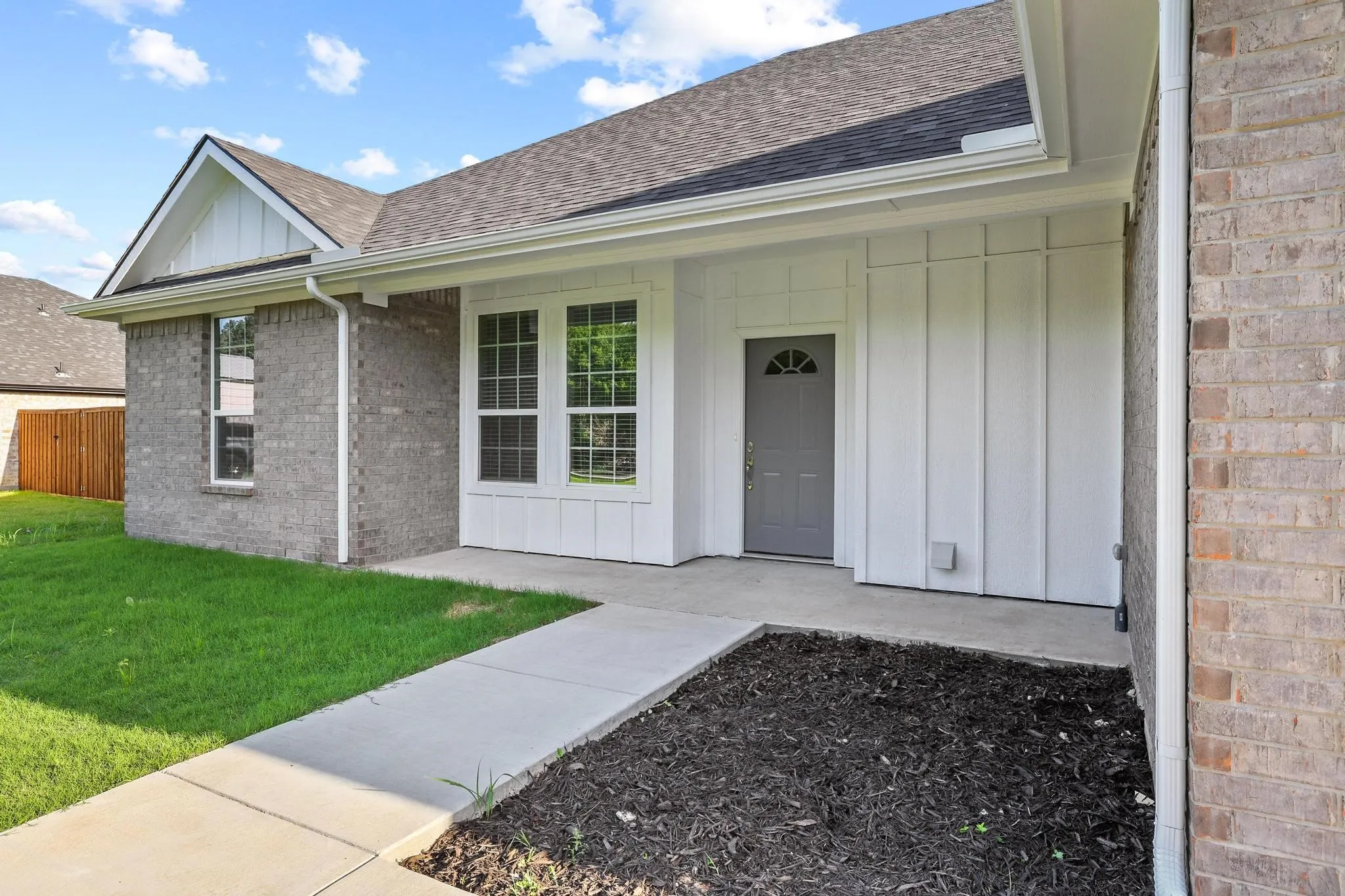 Single Family Residence For Sale in Fannin County , 903 W Cardinal Street, Ector, Texas 75439, 3 Bedroom, 2 Bathroom, 2 Garage spaces, 1,708 Sqft, built in 2026, mls#21231383, Real Estate Agent in Ector, Homes For Sale in Fannin county, Homes For Sale in Ector, Realtor in Ector Texas, Real Estate Brokerage Independent Realty Texas, Luminita Cordes Realtor