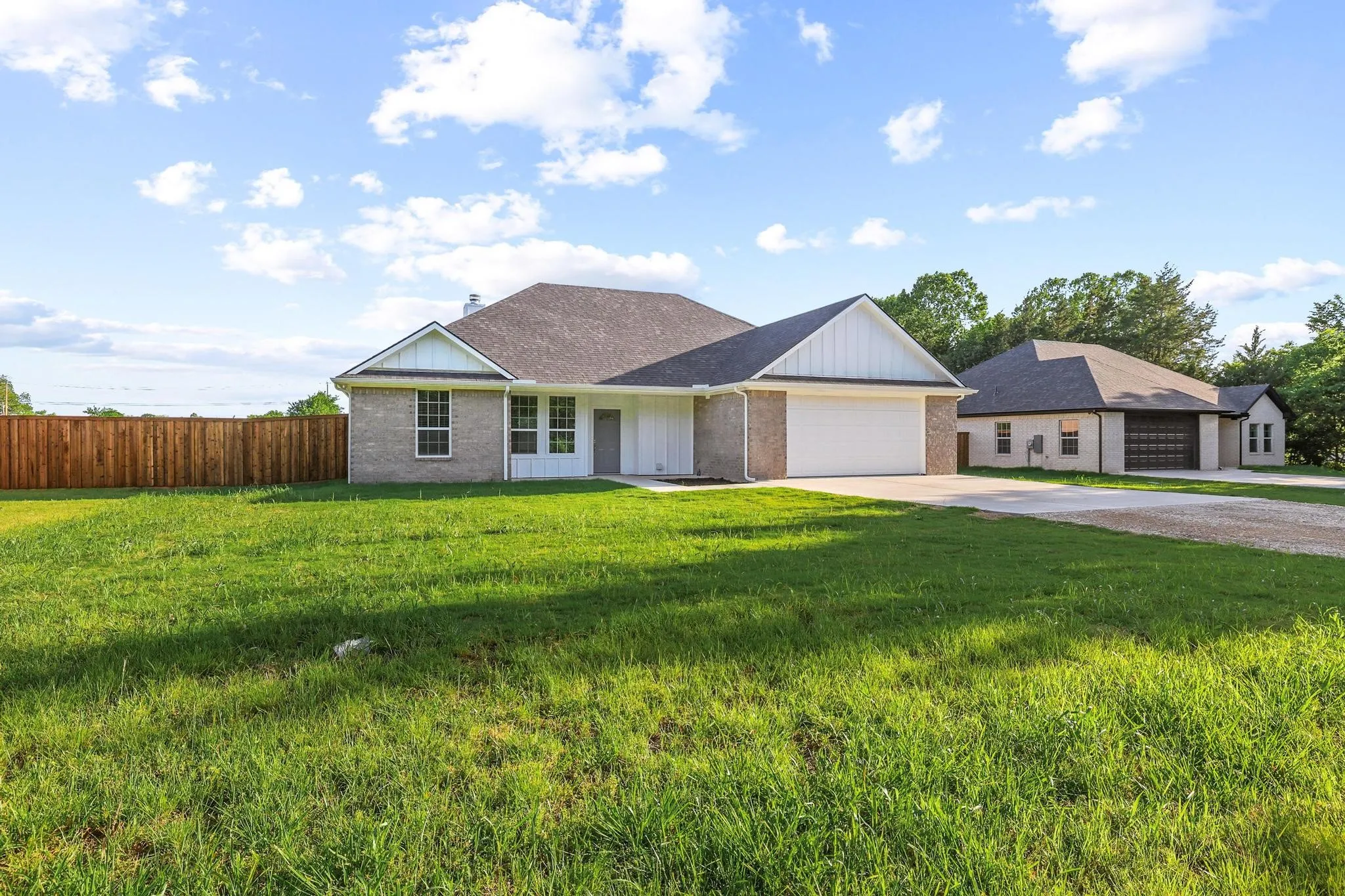 Single Family Residence For Sale in Fannin County , 903 W Cardinal Street, Ector, Texas 75439, 3 Bedroom, 2 Bathroom, 2 Garage spaces, 1,708 Sqft, built in 2026, mls#21231383, Real Estate Agent in Ector, Homes For Sale in Fannin county, Homes For Sale in Ector, Realtor in Ector Texas, Real Estate Brokerage Independent Realty Texas, Luminita Cordes Realtor