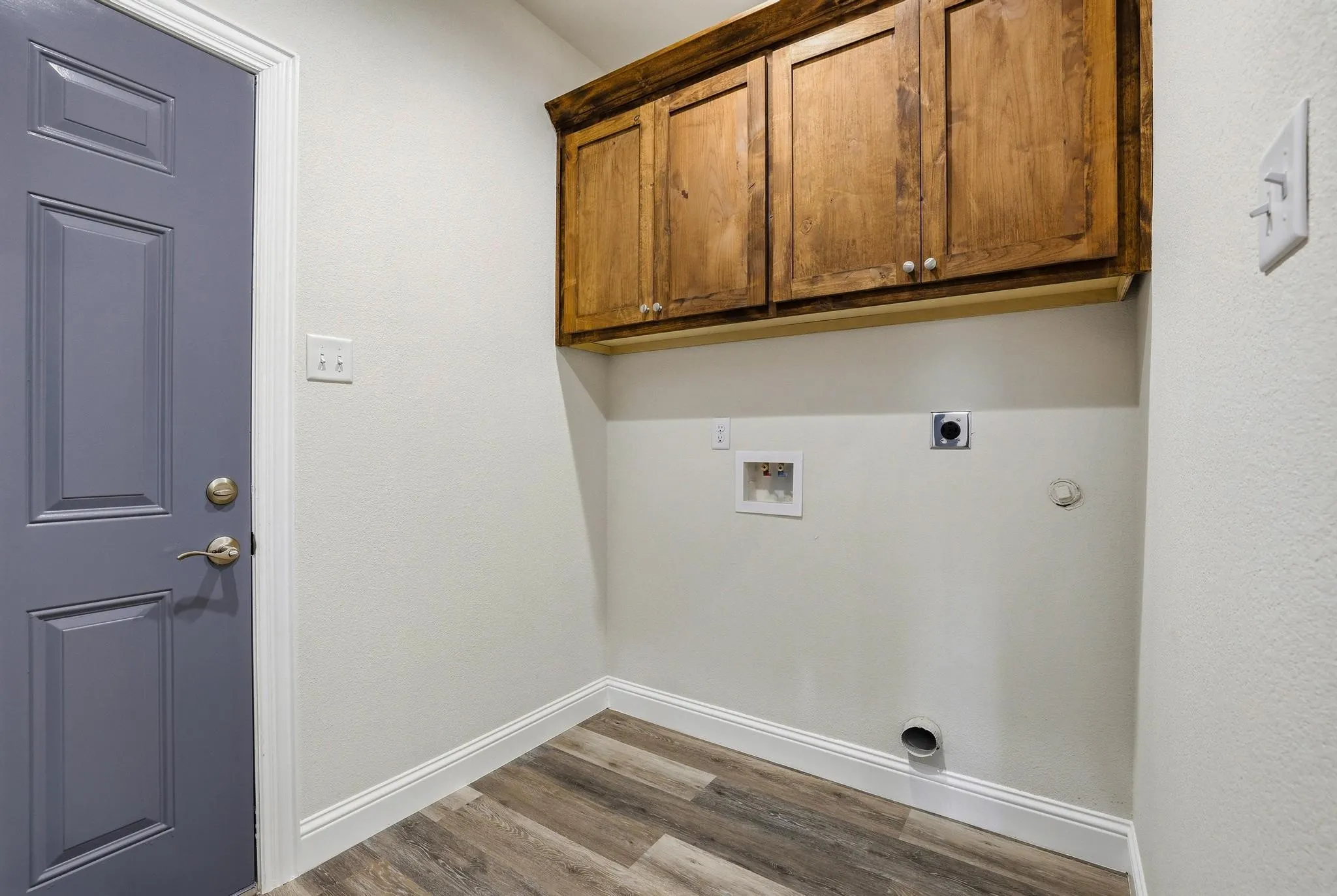 Single Family Residence For Sale in Fannin County , 903 W Cardinal Street, Ector, Texas 75439, 3 Bedroom, 2 Bathroom, 2 Garage spaces, 1,708 Sqft, built in 2026, mls#21231383, Real Estate Agent in Ector, Homes For Sale in Fannin county, Homes For Sale in Ector, Realtor in Ector Texas, Real Estate Brokerage Independent Realty Texas, Luminita Cordes Realtor