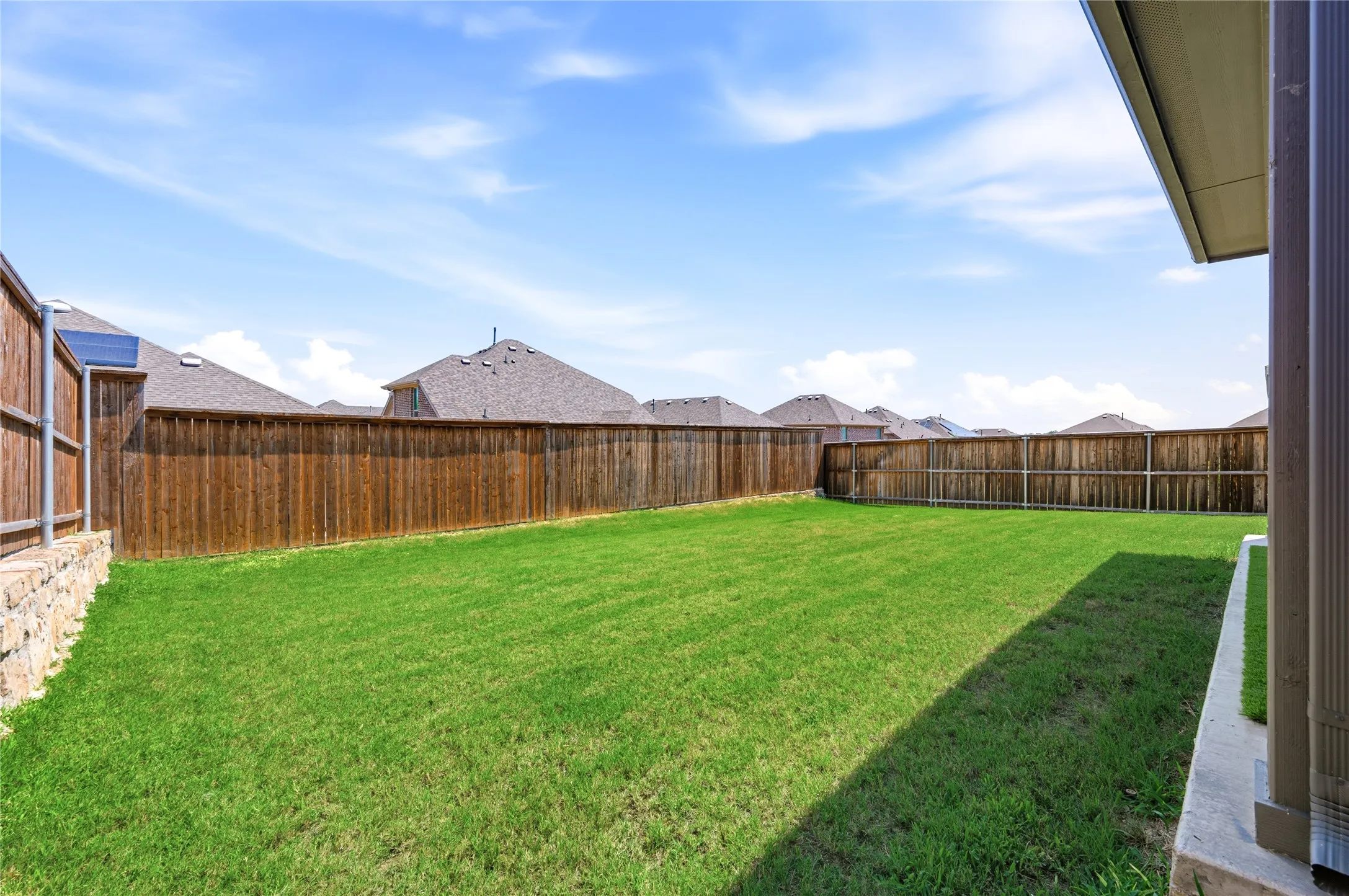 Single Family Residence For Sale in Tarrant County , 4727 Bluffview Drive, Haltom City, Texas 76137, 5 Bedroom, 3 Bathroom, 2 Garage spaces, 2,533 Sqft, built in 2020, mls#21240443, Real Estate Agent in Haltom City, Homes For Sale in Tarrant county, Homes For Sale in Haltom City, Realtor in Haltom City Texas, Real Estate Brokerage Independent Realty Texas, Luminita Cordes Realtor