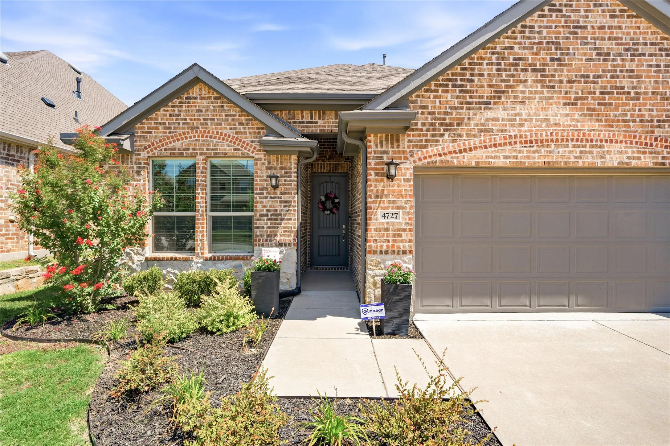 Single Family Residence For Sale in Tarrant County , 4727 Bluffview Drive, Haltom City, Texas 76137, 5 Bedroom, 3 Bathroom, 2 Garage spaces, 2,533 Sqft, built in 2020, mls#21240443, Real Estate Agent in Haltom City, Homes For Sale in Tarrant county, Homes For Sale in Haltom City, Realtor in Haltom City Texas, Real Estate Brokerage Independent Realty Texas, Luminita Cordes Realtor