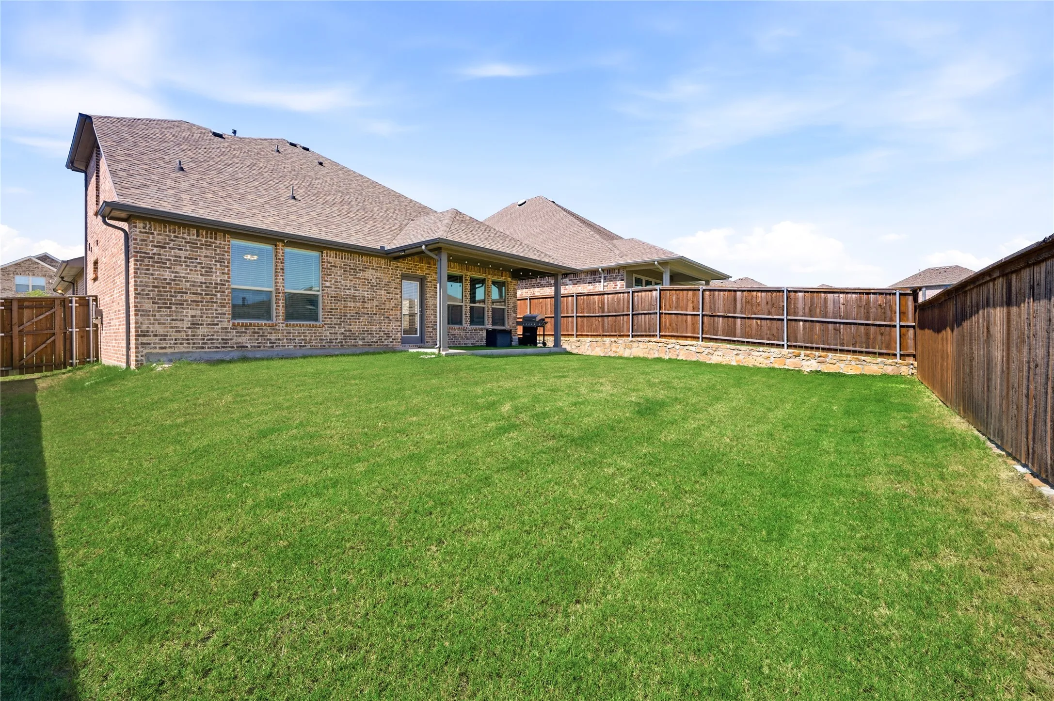 Single Family Residence For Sale in Tarrant County , 4727 Bluffview Drive, Haltom City, Texas 76137, 5 Bedroom, 3 Bathroom, 2 Garage spaces, 2,533 Sqft, built in 2020, mls#21240443, Real Estate Agent in Haltom City, Homes For Sale in Tarrant county, Homes For Sale in Haltom City, Realtor in Haltom City Texas, Real Estate Brokerage Independent Realty Texas, Luminita Cordes Realtor