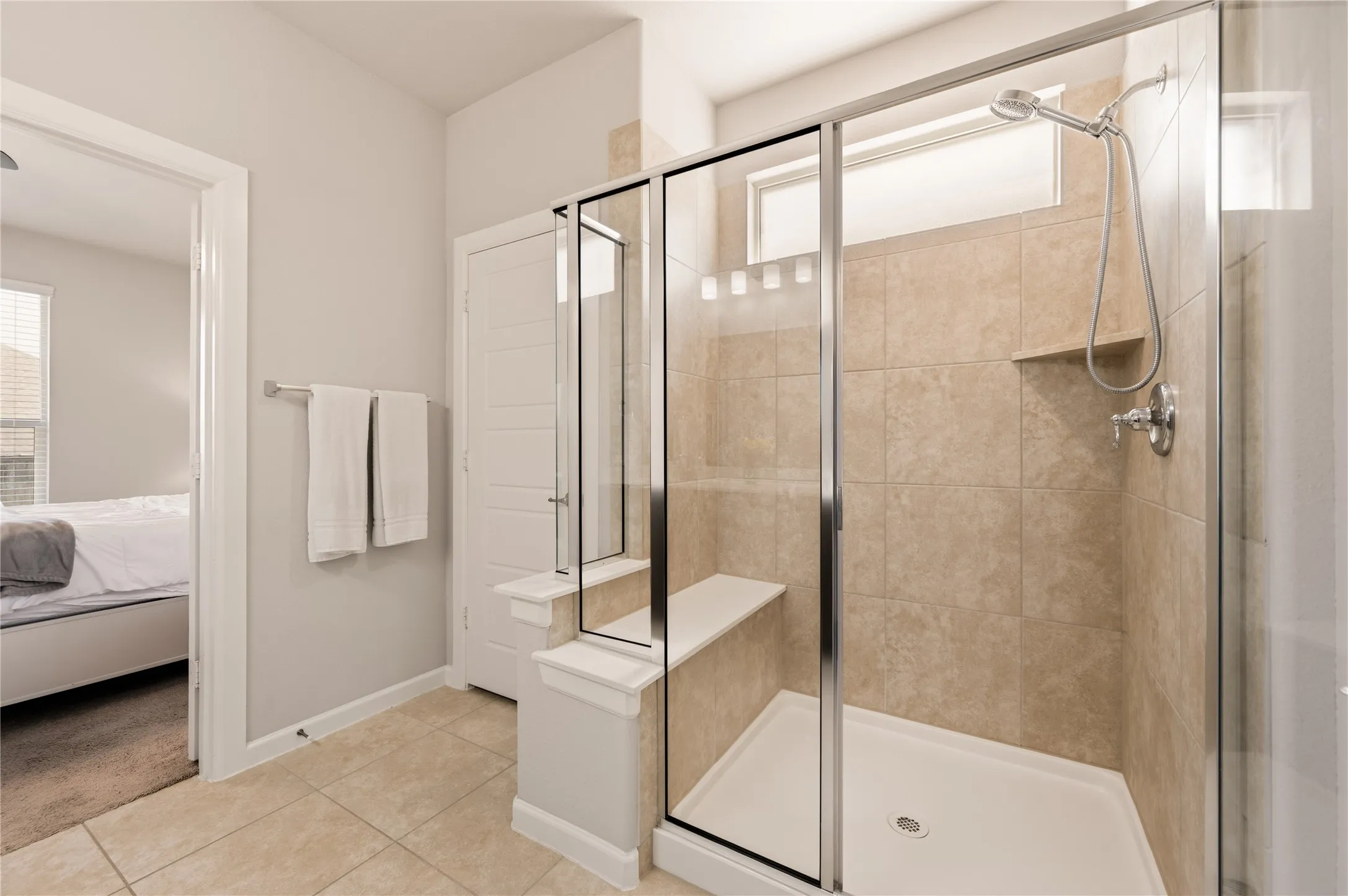 Single Family Residence For Sale in Tarrant County , 4727 Bluffview Drive, Haltom City, Texas 76137, 5 Bedroom, 3 Bathroom, 2 Garage spaces, 2,533 Sqft, built in 2020, mls#21240443, Real Estate Agent in Haltom City, Homes For Sale in Tarrant county, Homes For Sale in Haltom City, Realtor in Haltom City Texas, Real Estate Brokerage Independent Realty Texas, Luminita Cordes Realtor
