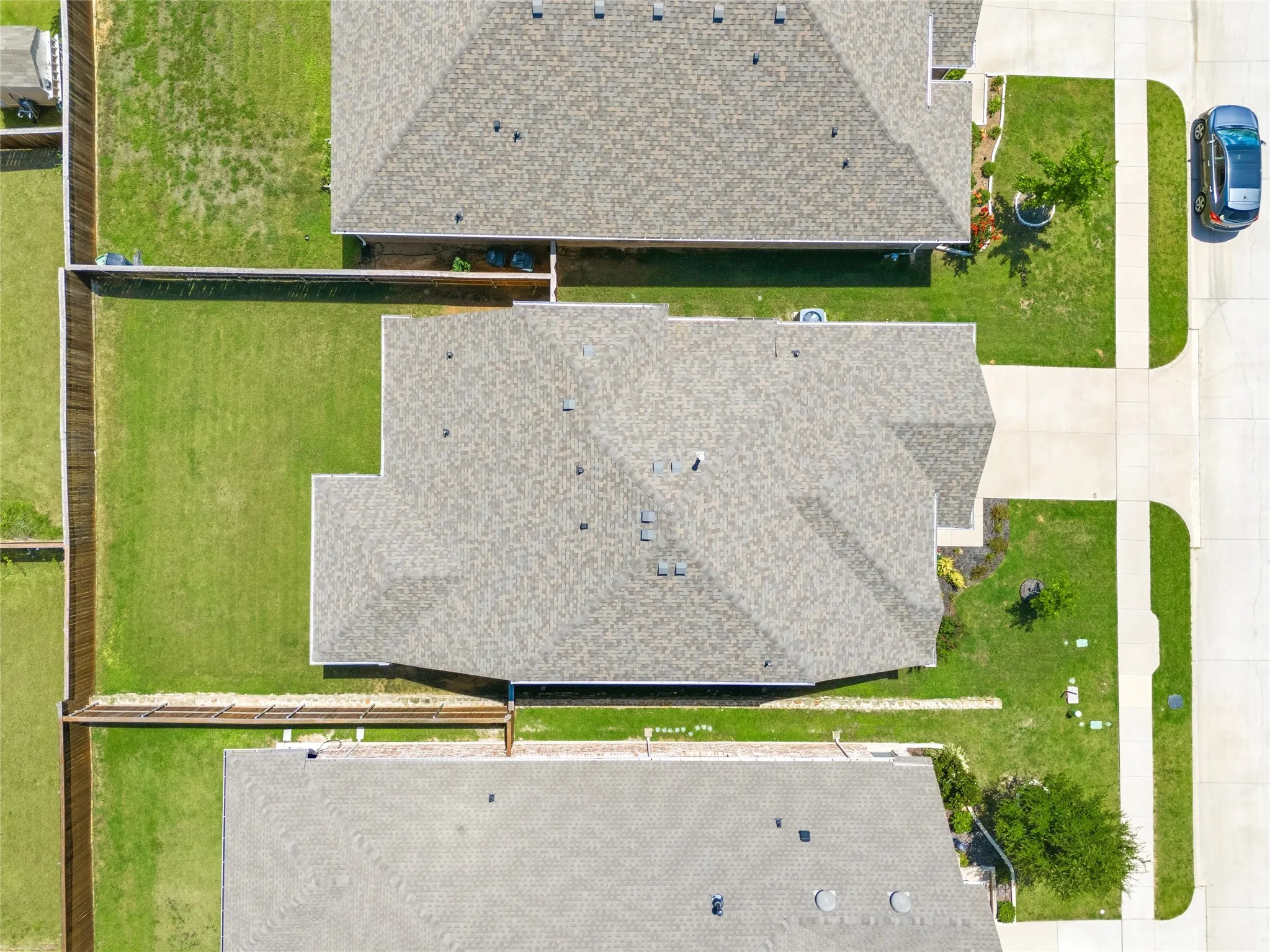 Single Family Residence For Sale in Tarrant County , 4727 Bluffview Drive, Haltom City, Texas 76137, 5 Bedroom, 3 Bathroom, 2 Garage spaces, 2,533 Sqft, built in 2020, mls#21240443, Real Estate Agent in Haltom City, Homes For Sale in Tarrant county, Homes For Sale in Haltom City, Realtor in Haltom City Texas, Real Estate Brokerage Independent Realty Texas, Luminita Cordes Realtor