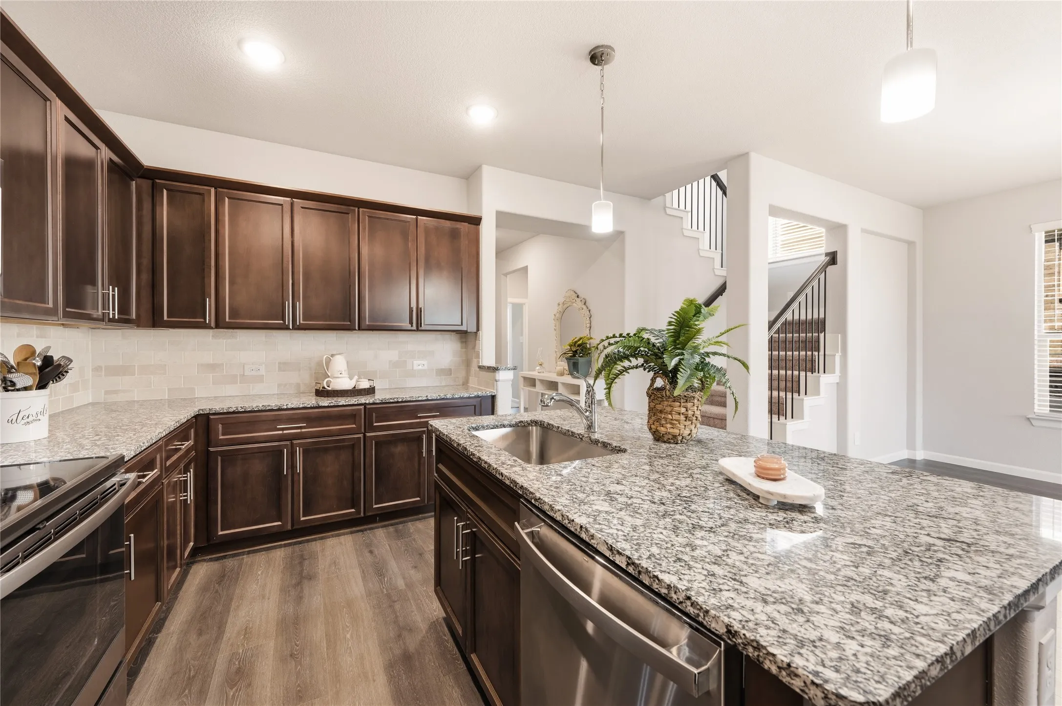 Single Family Residence For Sale in Tarrant County , 4727 Bluffview Drive, Haltom City, Texas 76137, 5 Bedroom, 3 Bathroom, 2 Garage spaces, 2,533 Sqft, built in 2020, mls#21240443, Real Estate Agent in Haltom City, Homes For Sale in Tarrant county, Homes For Sale in Haltom City, Realtor in Haltom City Texas, Real Estate Brokerage Independent Realty Texas, Luminita Cordes Realtor
