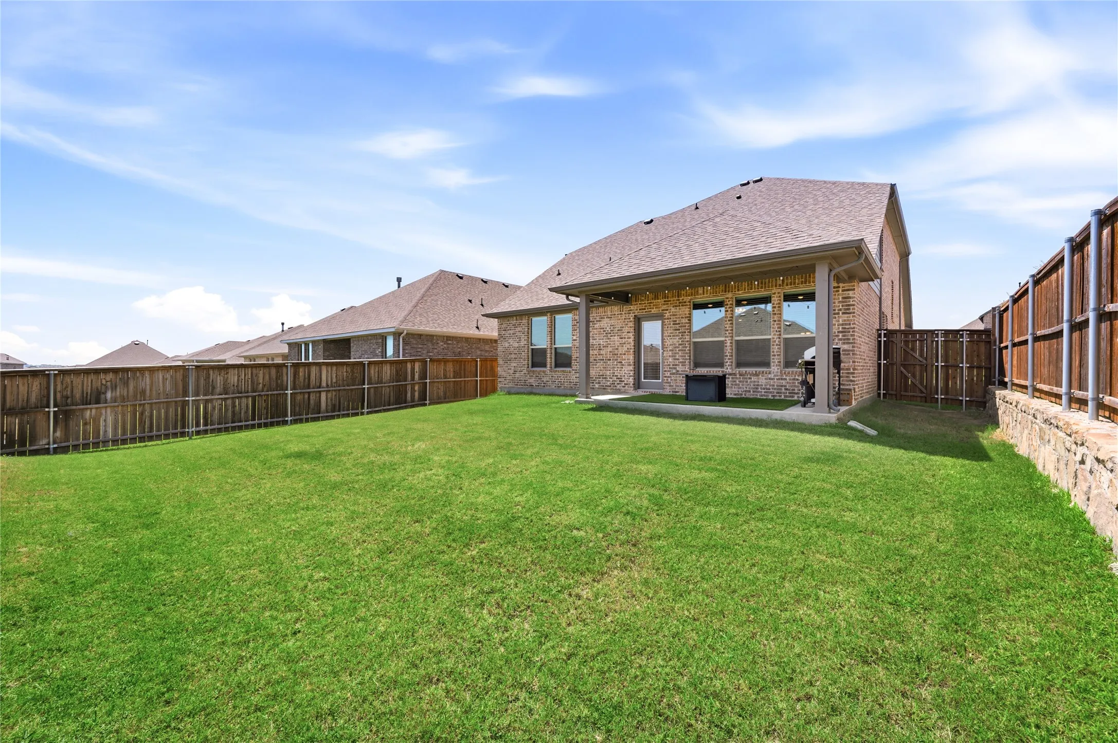 Single Family Residence For Sale in Tarrant County , 4727 Bluffview Drive, Haltom City, Texas 76137, 5 Bedroom, 3 Bathroom, 2 Garage spaces, 2,533 Sqft, built in 2020, mls#21240443, Real Estate Agent in Haltom City, Homes For Sale in Tarrant county, Homes For Sale in Haltom City, Realtor in Haltom City Texas, Real Estate Brokerage Independent Realty Texas, Luminita Cordes Realtor